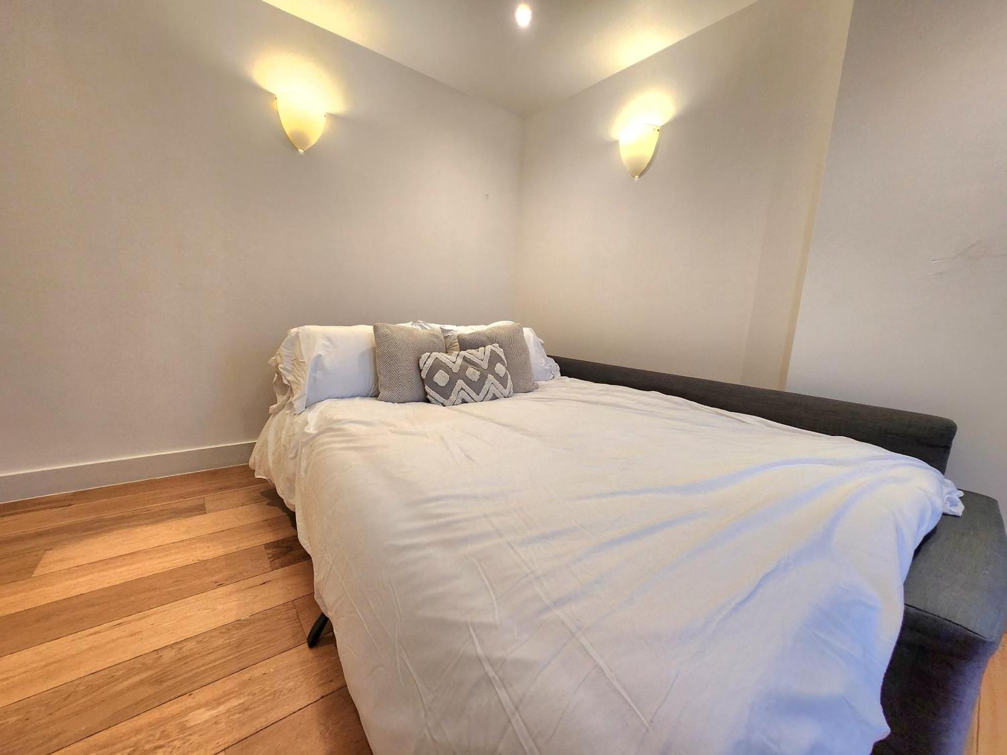 Comfortable 2br Flat - 1 Min To Tube, Sleeps 6 Apartamento *