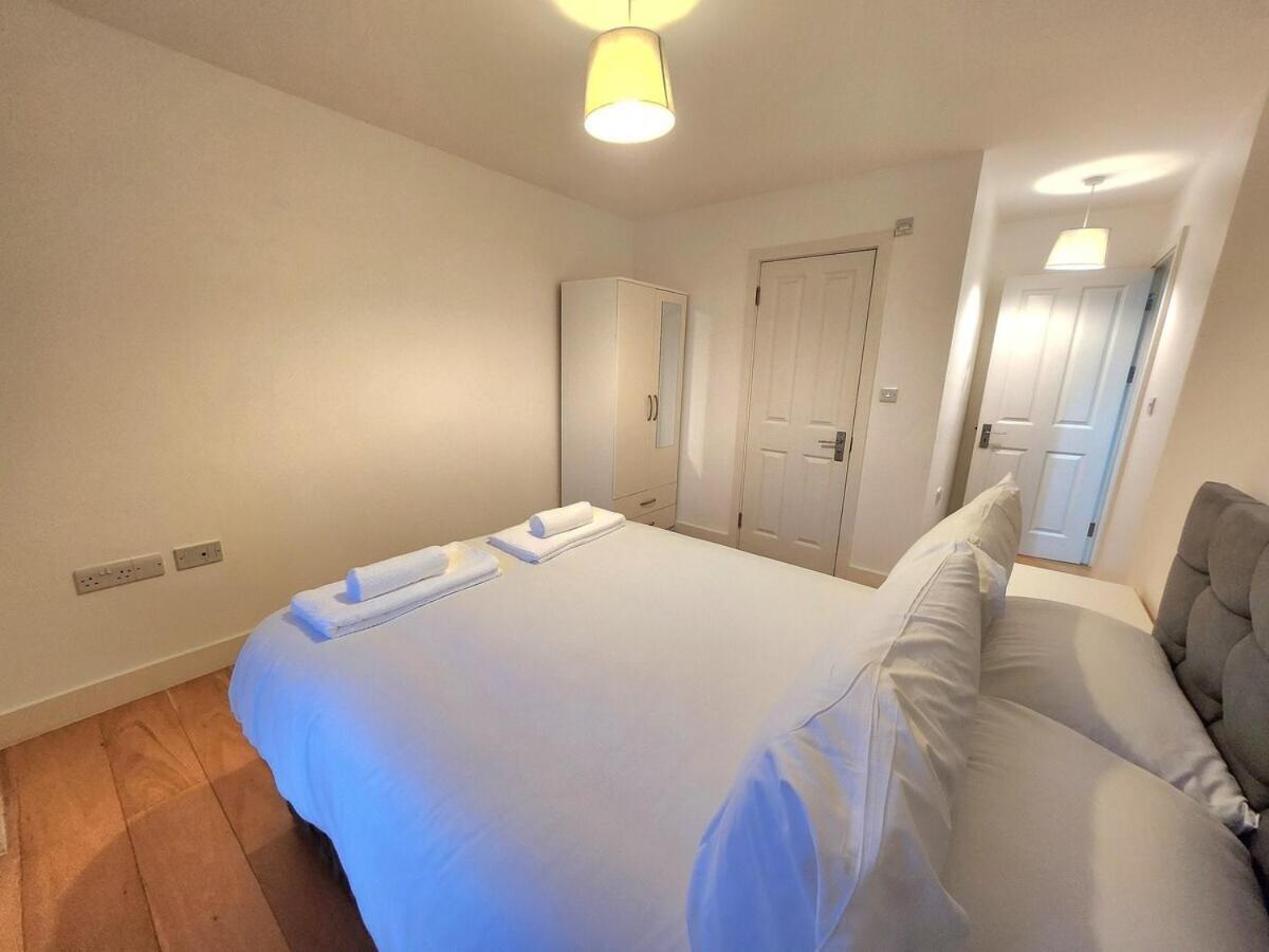 Comfortable 2br Flat - 1 Min To Tube, Sleeps 6 Apartamento