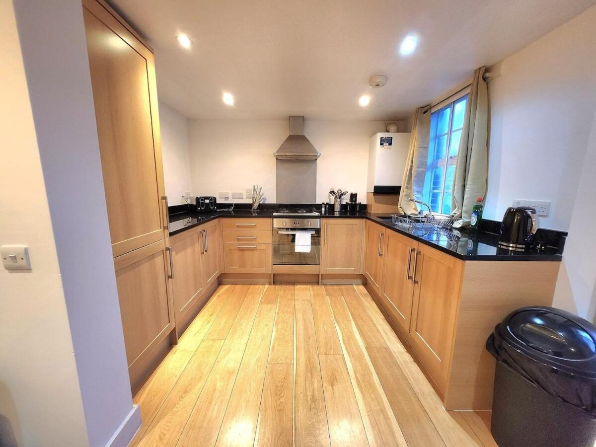 Comfortable 2br Flat - 1 Min To Tube, Sleeps 6 Apartamento Londres