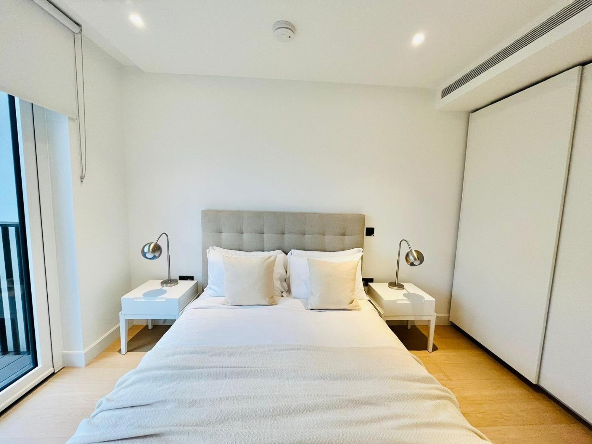 Chic Westfield Retreat - Two Bedroom Two Bathroom Luxury In White Londres