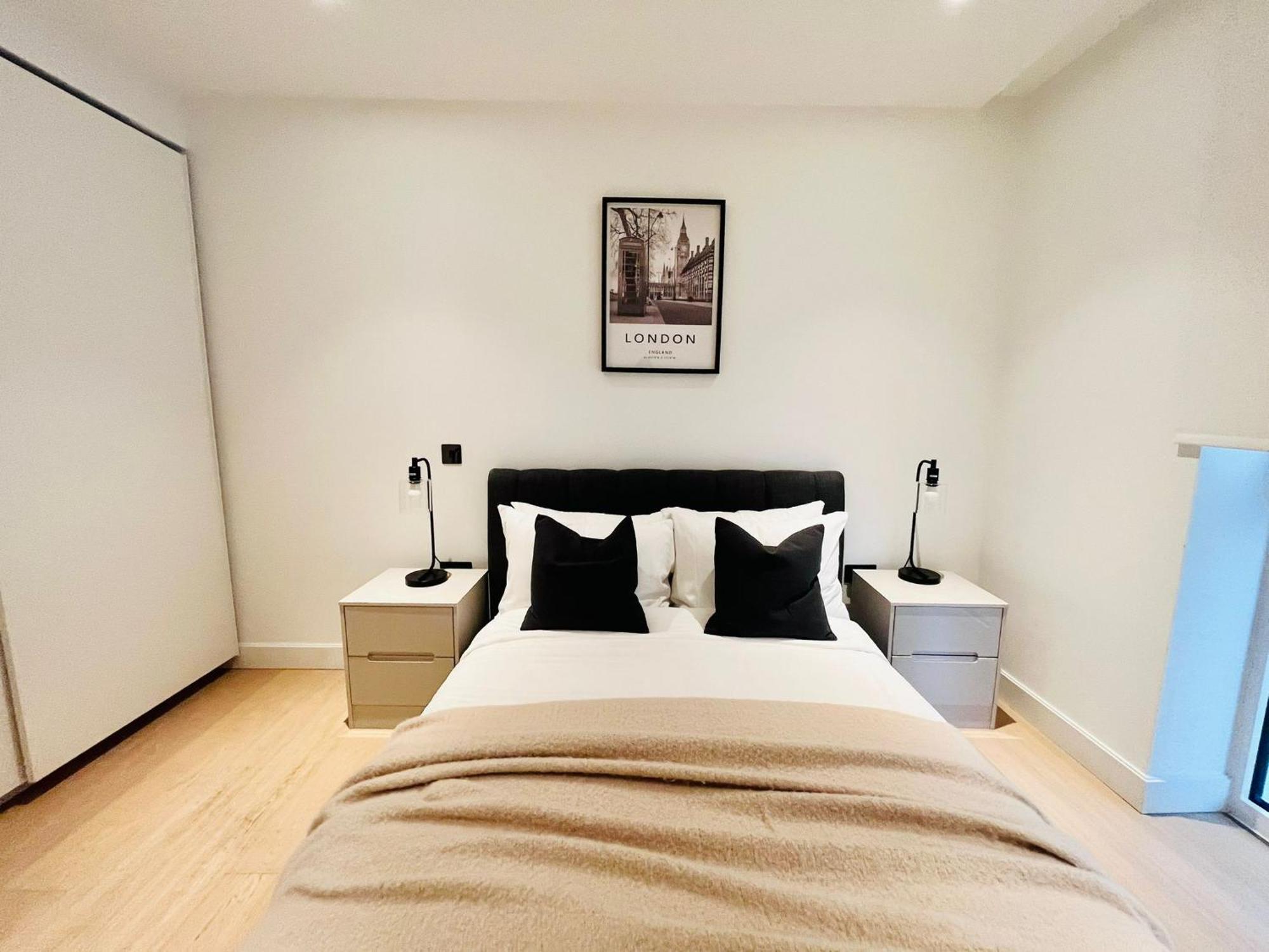 Chic Westfield Retreat - Two Bedroom Two Bathroom Luxury In White Londres
