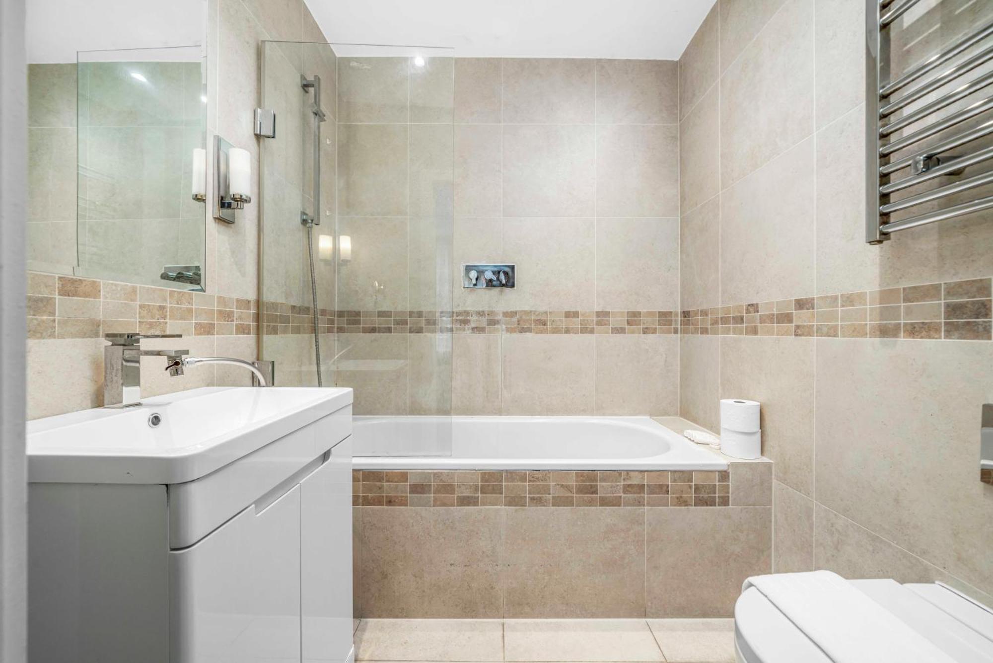 Modern 1 Bedroom Flat Appartement *