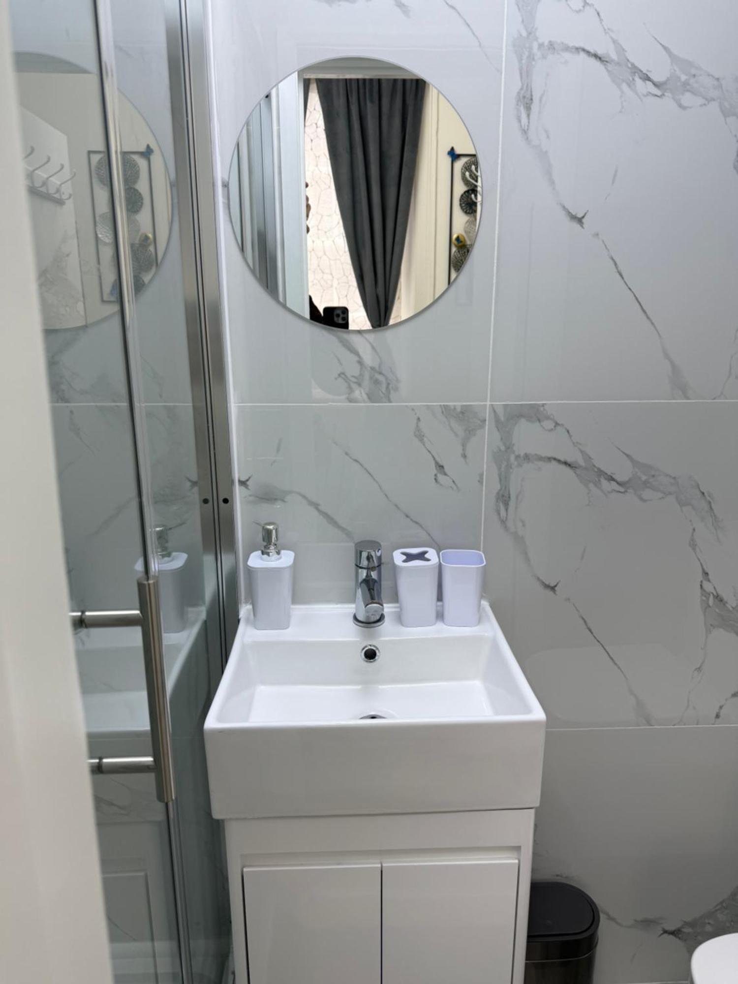 Luxury In Victoria, 7 Minutes Walk To Victoria Station, 5 * Londres