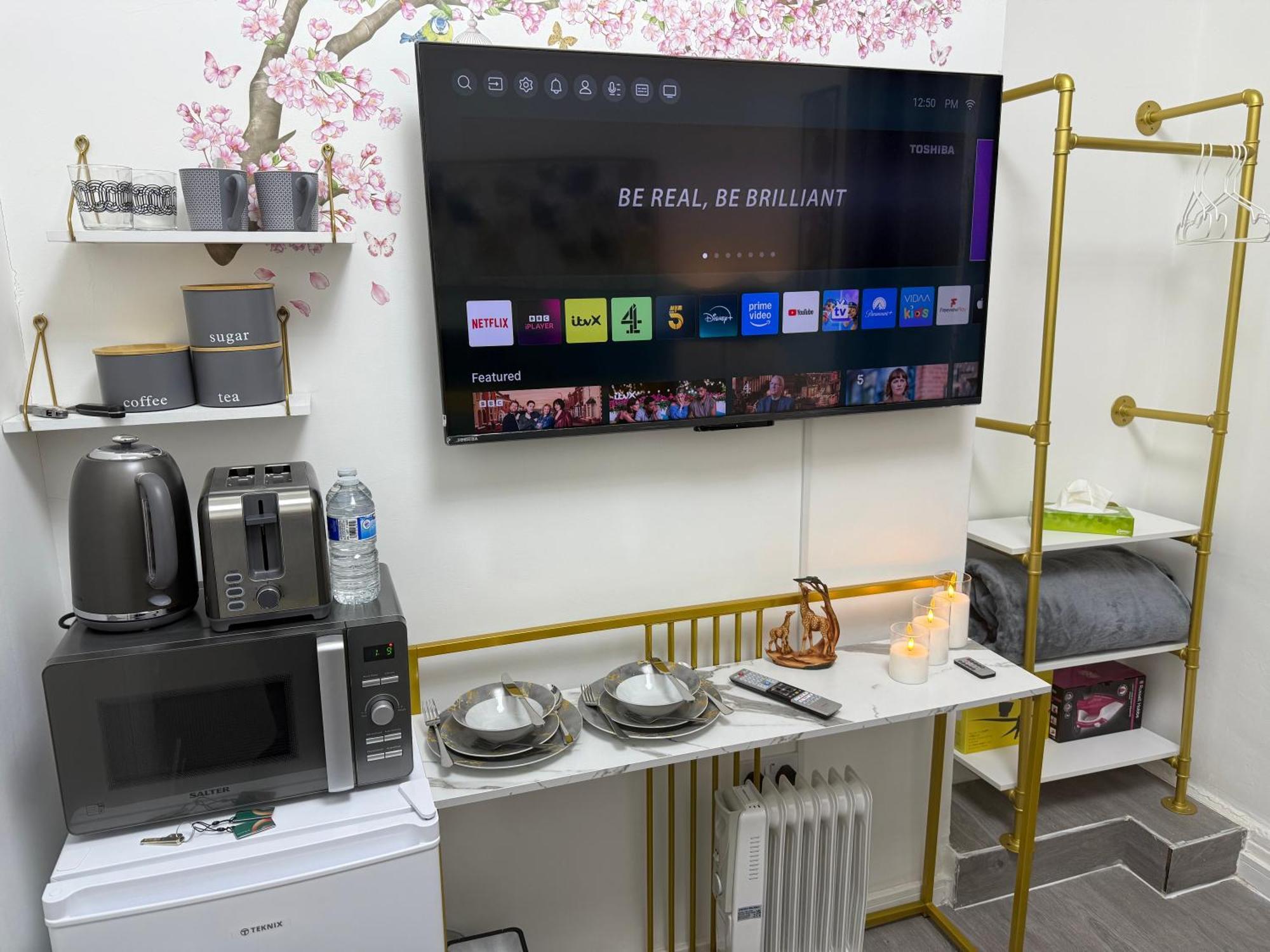 Luxury In Victoria, 7 Minutes Walk To Victoria Station, 5 Séjour chez l'habitant *