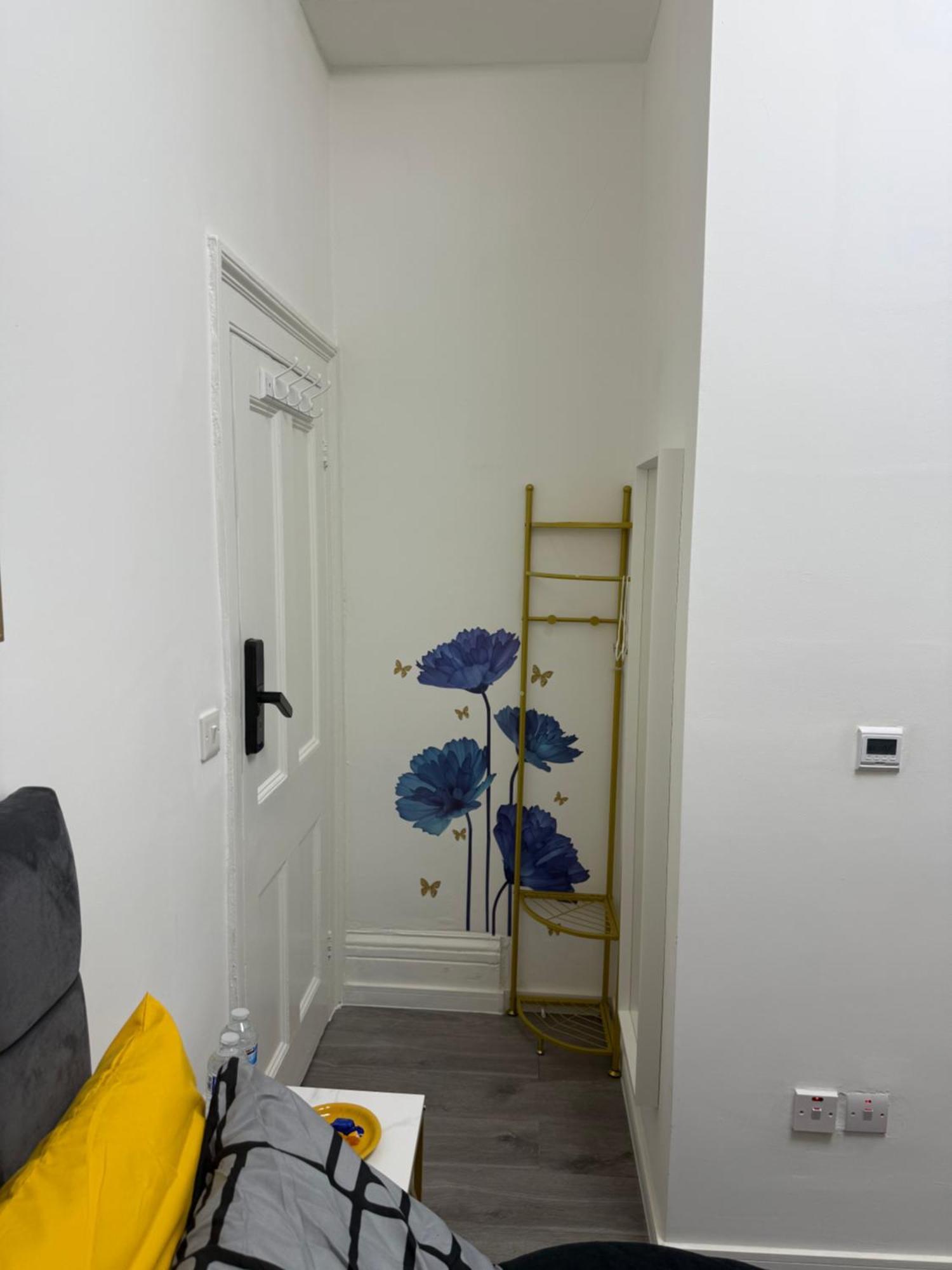 Luxury In Victoria, 7 Minutes Walk To Victoria Station, 5 Séjour chez l'habitant
