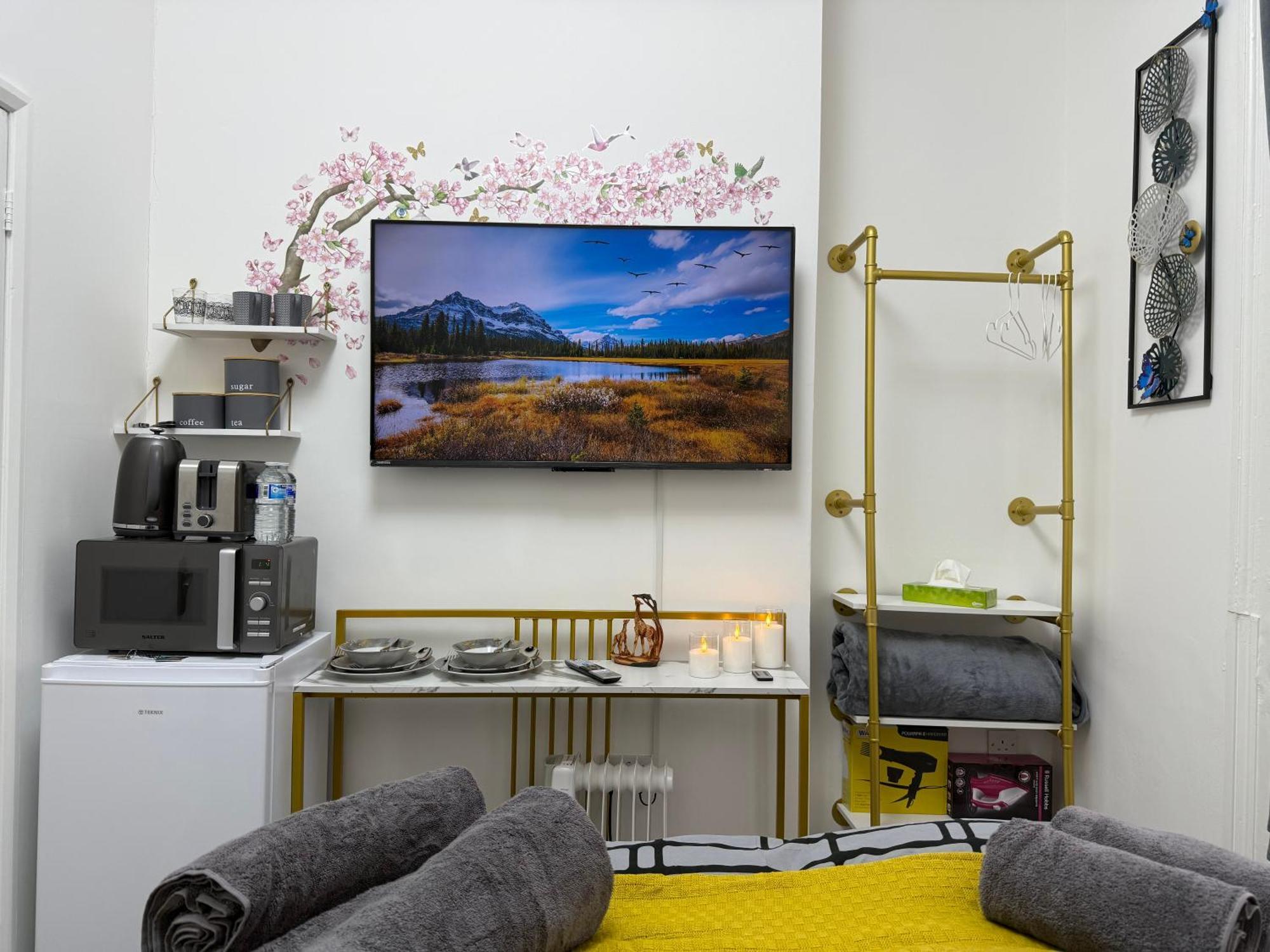 Luxury In Victoria, 7 Minutes Walk To Victoria Station, 5 Séjour chez l'habitant *