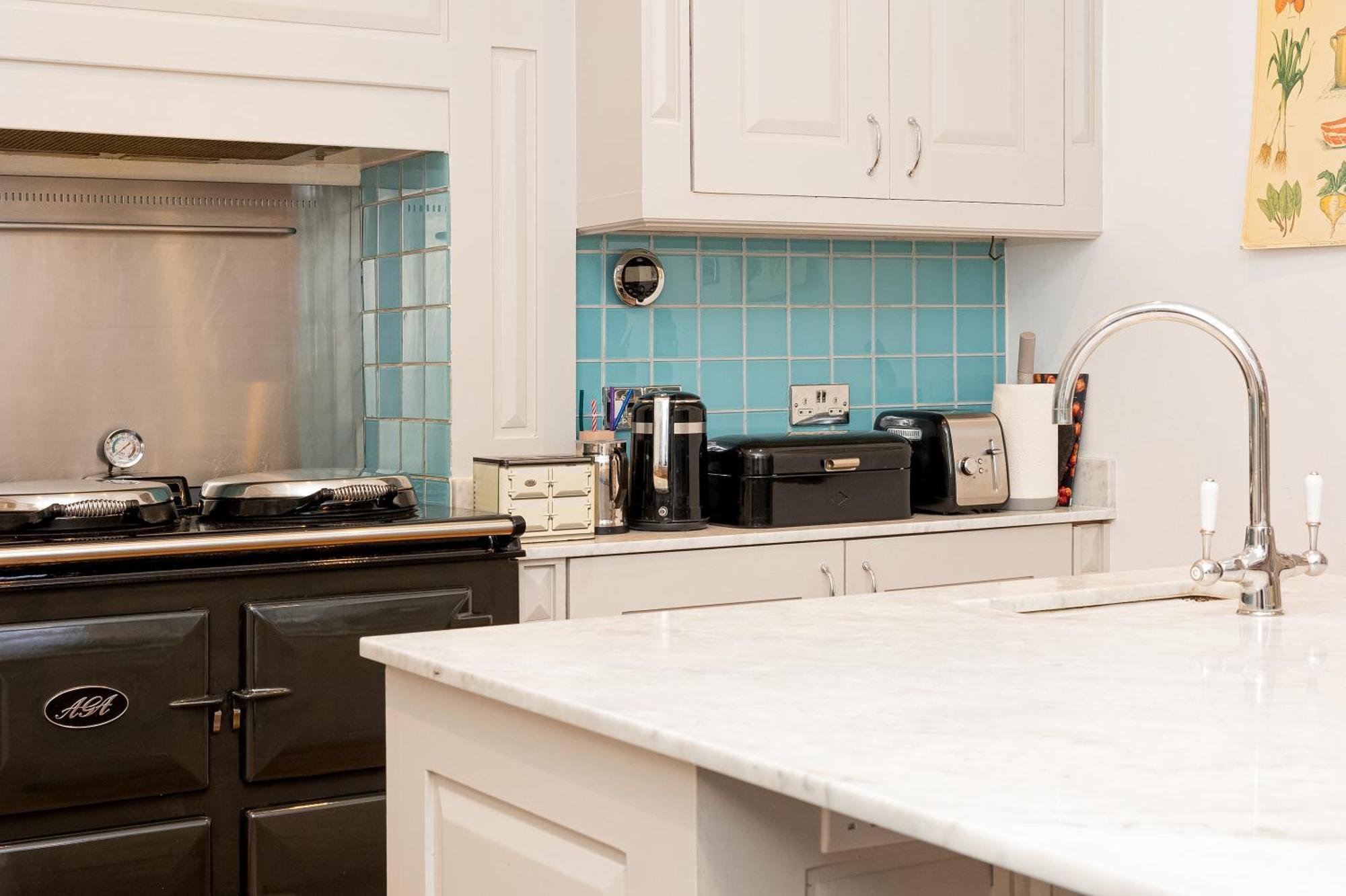 3br 3lvl Home, Garden & Parking, 5min Greenwich St Appartement