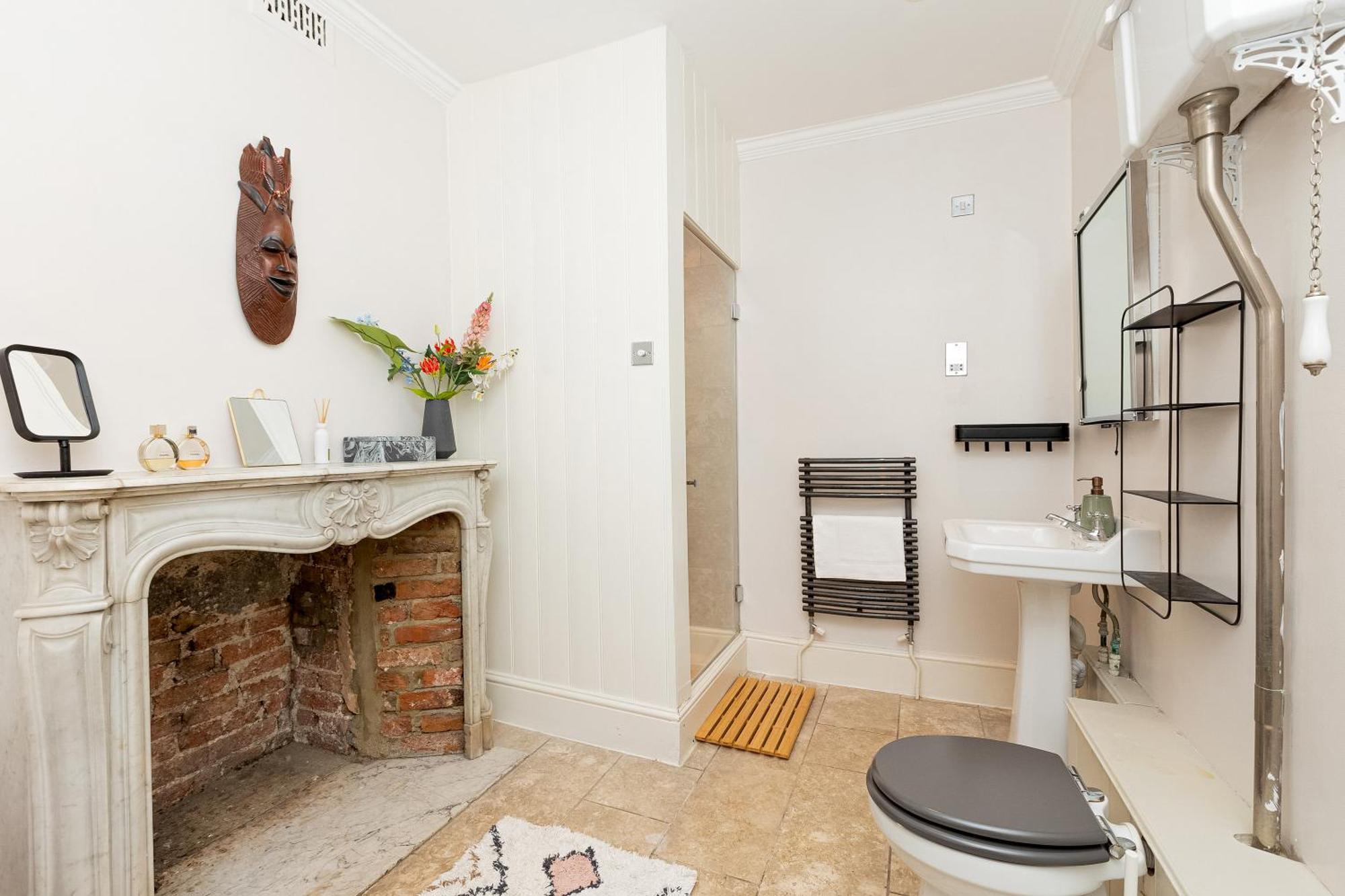 Appartement 3br 3lvl Home, Garden & Parking, 5min Greenwich St *