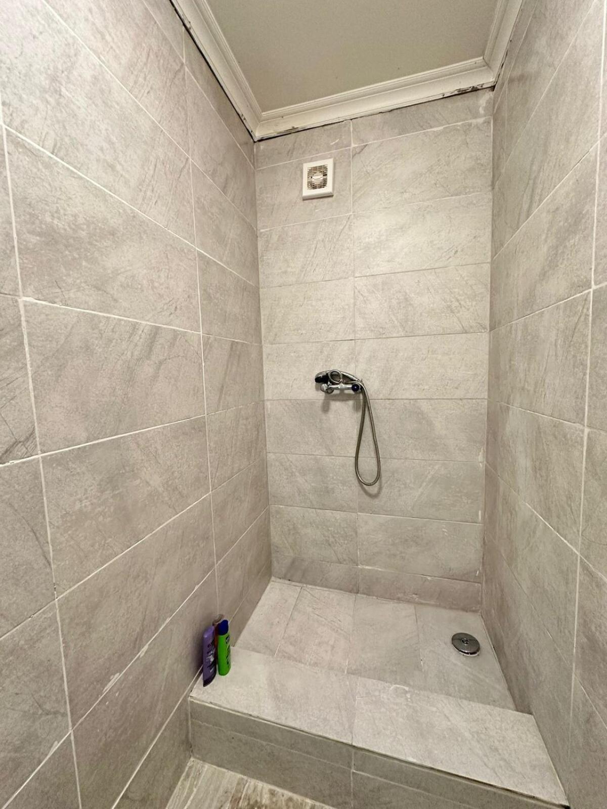 One Bedroom Flat Bell Street Londres