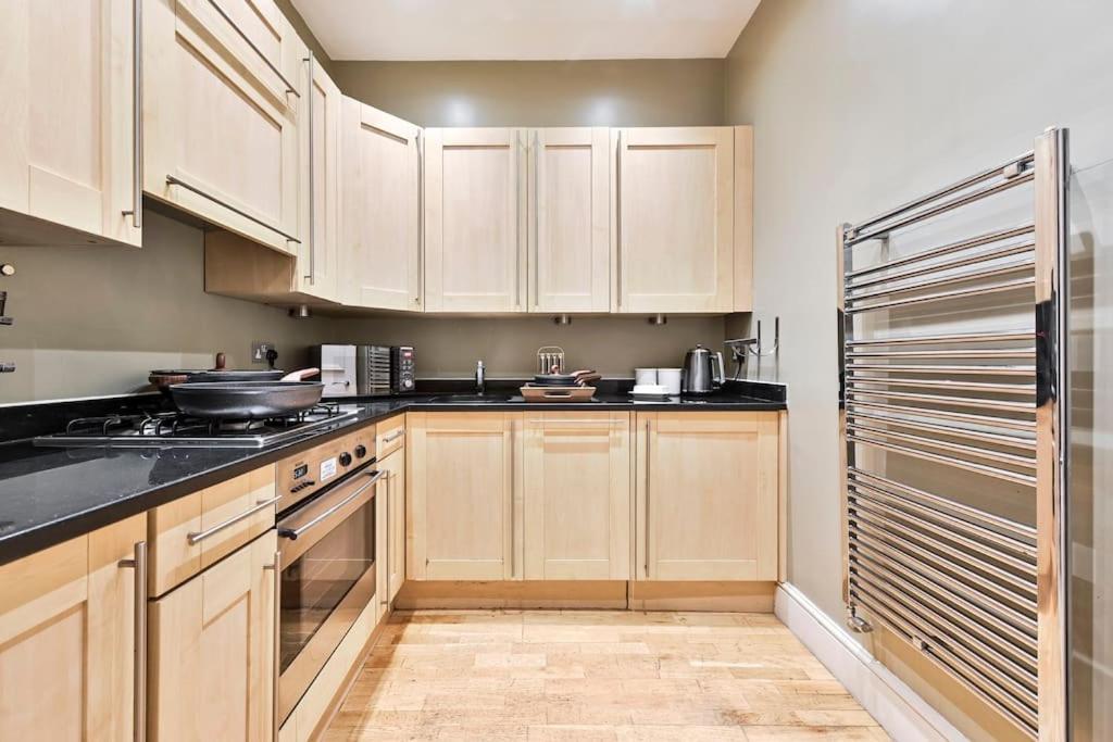 Elegant Victorian Flat Near Chelsea Embankment Appartement Londres
