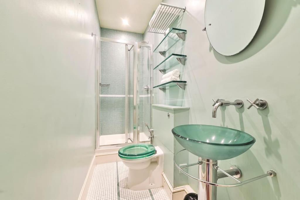 Elegant Victorian Flat Near Chelsea Embankment Appartement