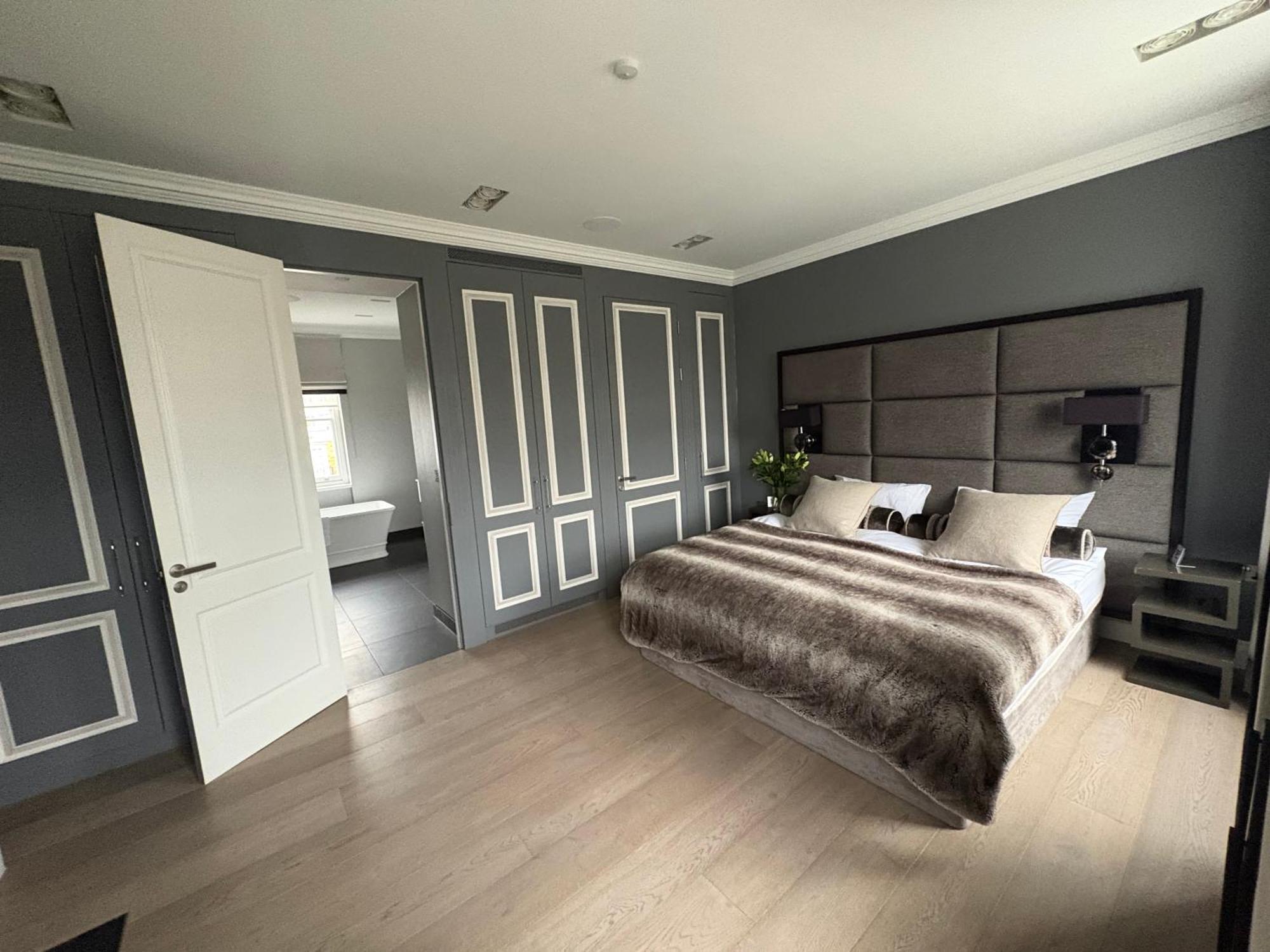 Luxury 4 Bedrooms 5 Baths 2 Receptions Family House With Garden Chelsea London