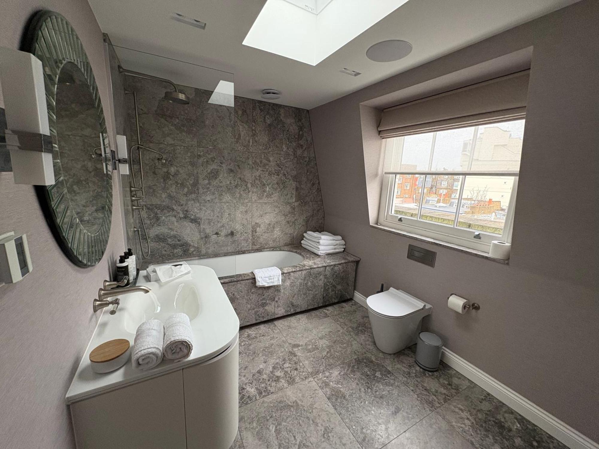 Luxury 4 Bedrooms 5 Baths 2 Receptions Family House With Garden Chelsea Villa *