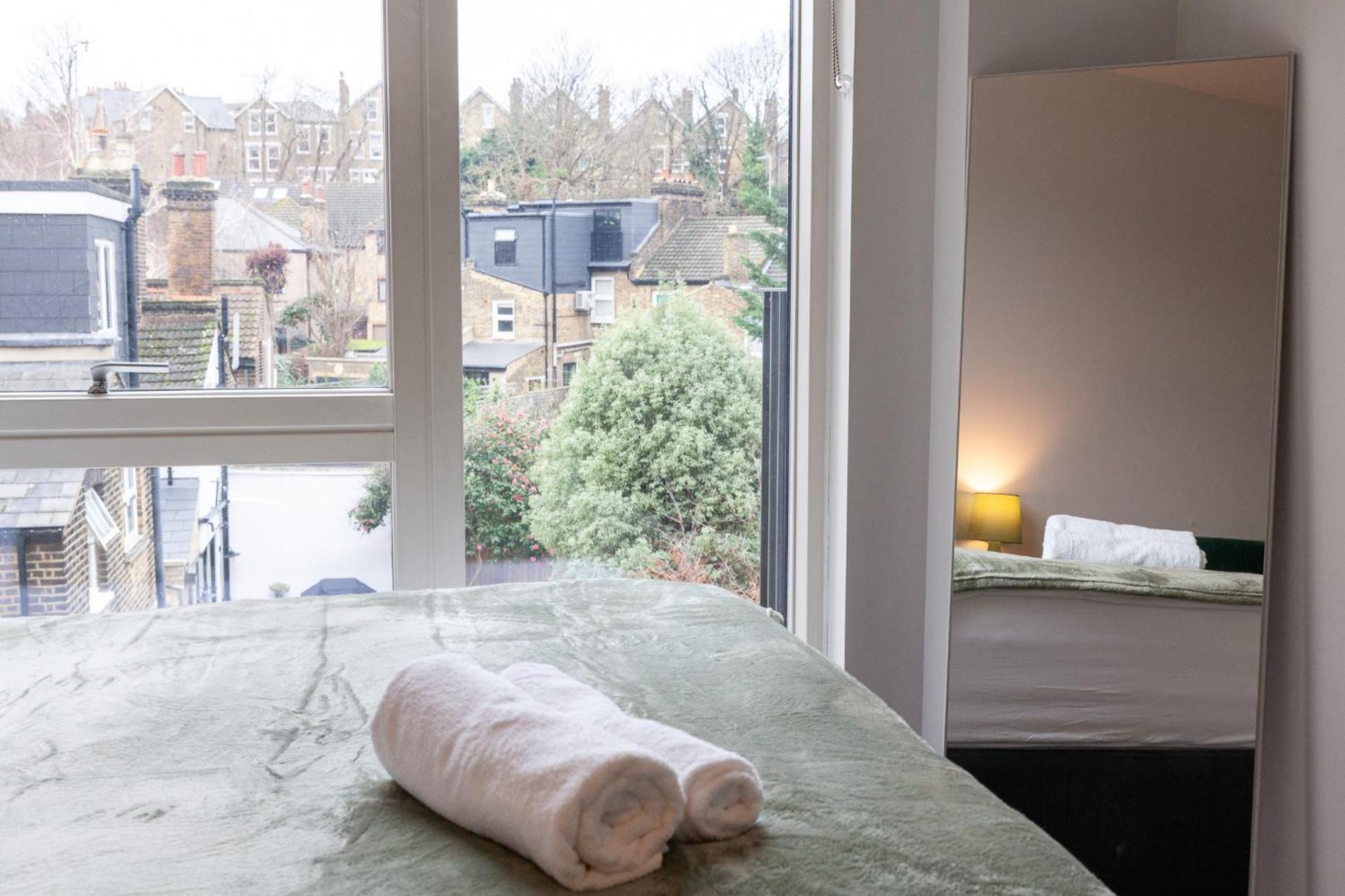 Appartement Spacious And Bright With Balcony Views Londres