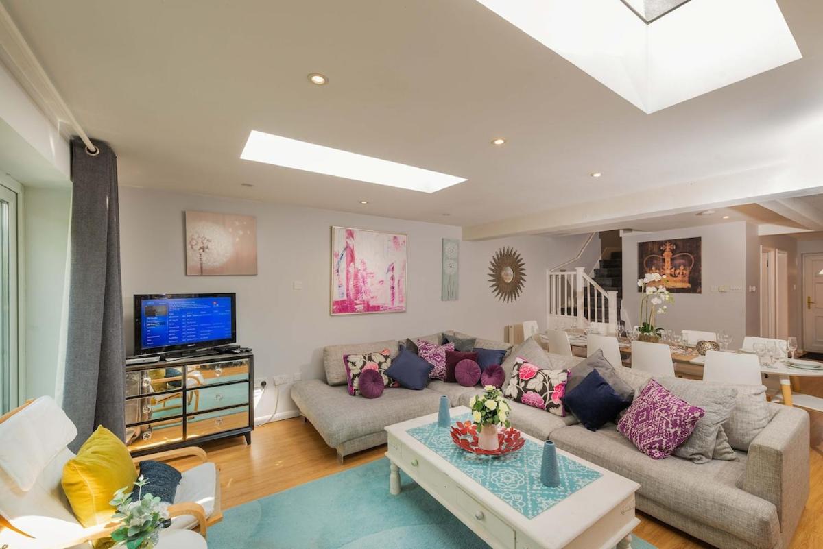Hébergement de vacances Great Large 4bed House Near Tube Sleeps 7 -perfect For Londres