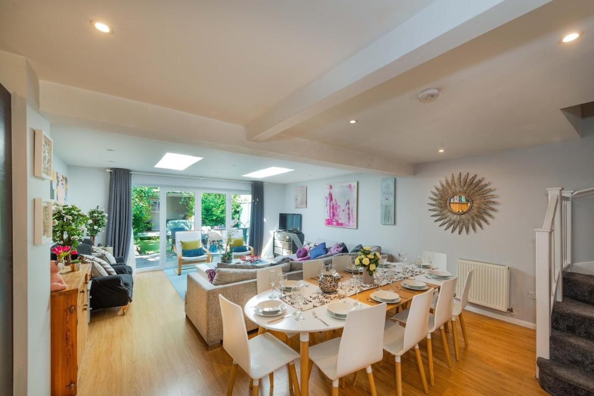 Hébergement de vacances Great Large 4bed House Near Tube Sleeps 7 -perfect For Londres