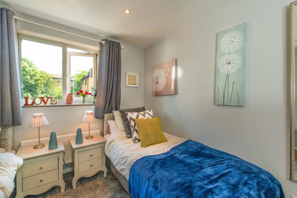 Great Large 4bed House Near Tube Sleeps 7 -perfect For Hébergement de vacances Londres