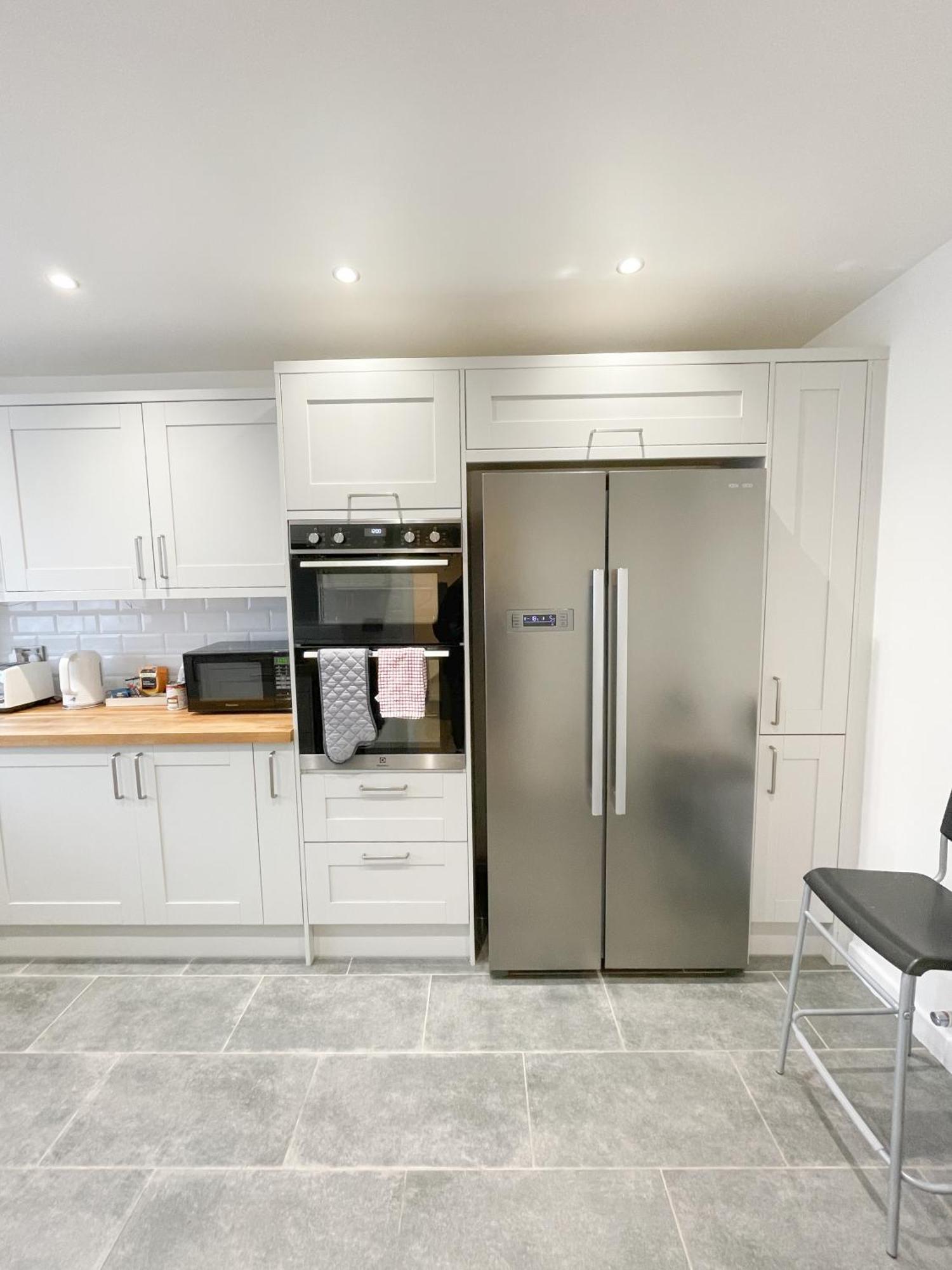 Beautiful 2 Large Bedroom House In Zone 2 Londres