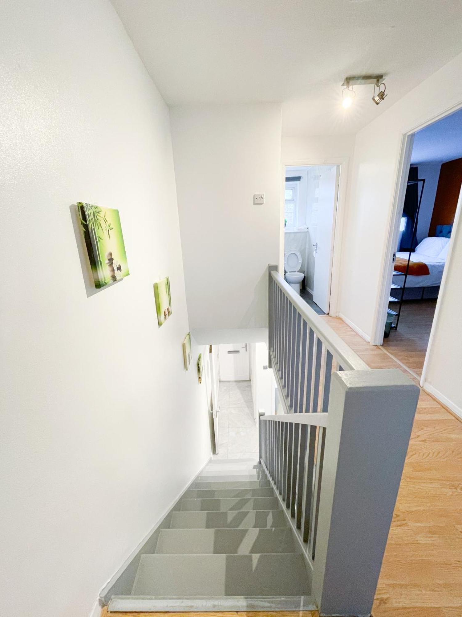 Beautiful 2 Large Bedroom House In Zone 2 Apartamento *
