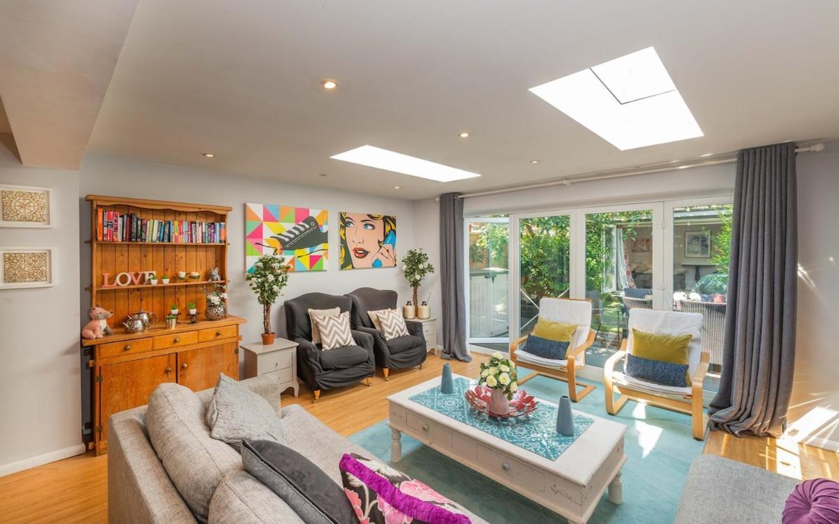 Great Large 4bed House Near Tube Sleeps 7 -perfect For Casa de Férias Londres