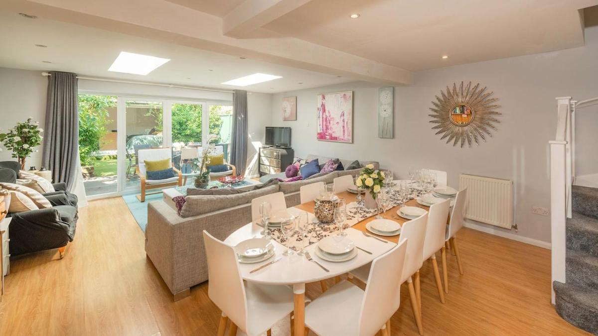 Great Large 4bed House Near Tube Sleeps 7 -perfect For Hébergement de vacances Londres