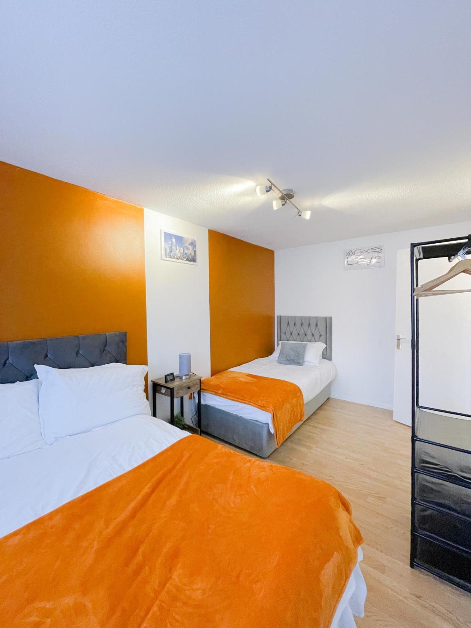 Beautiful 2 Large Bedroom House In Zone 2 Appartement Londres