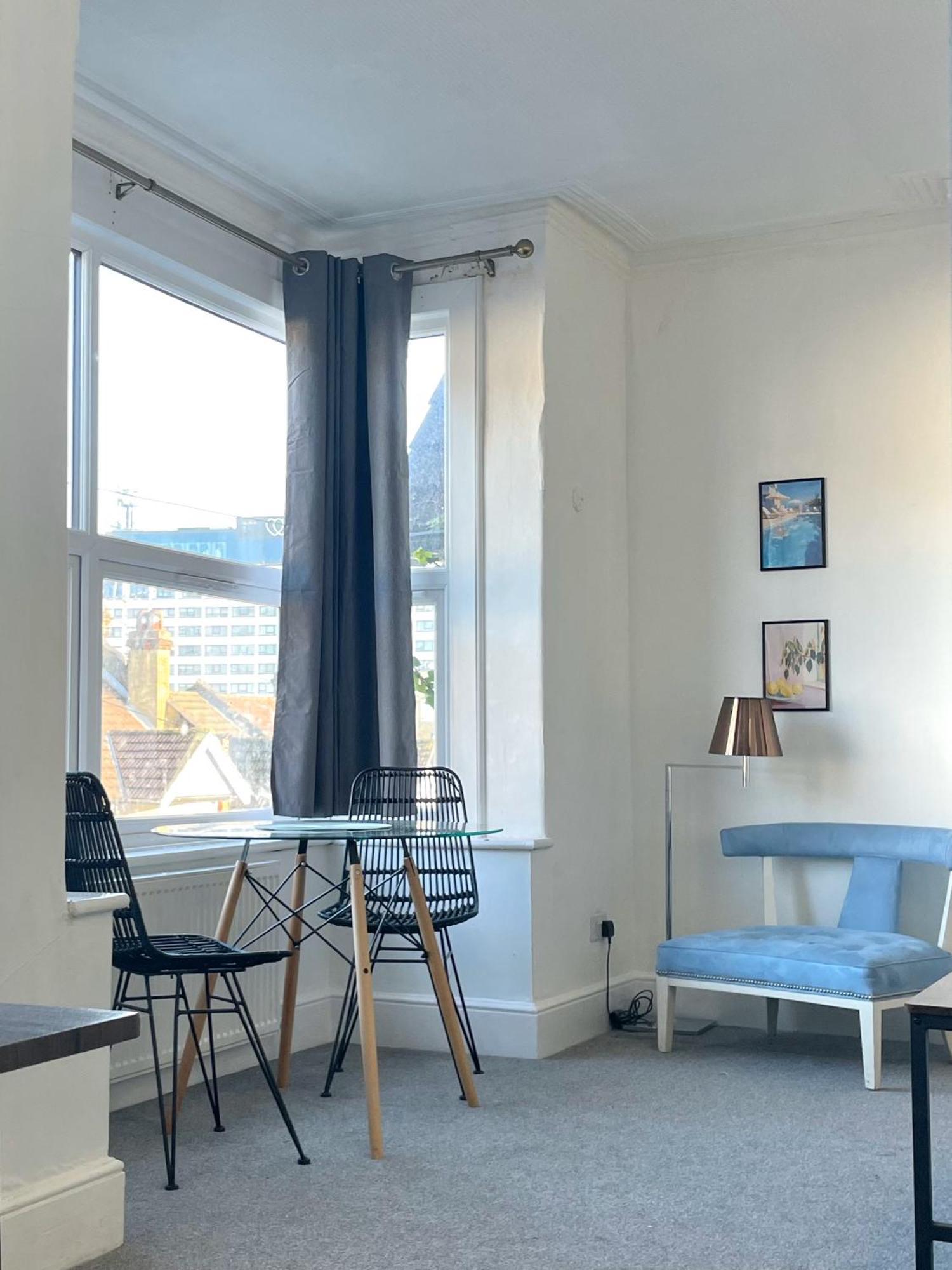 Cosy Double A Stones Throw From Wembley Stadium London