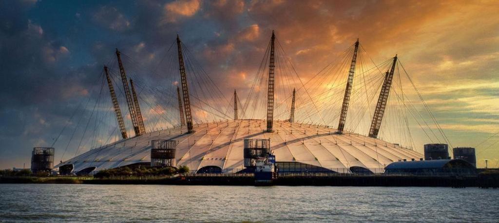 Modern 2 Bedroom Canary Wharf O2 Arena Excel - Great Transport Links * Londres