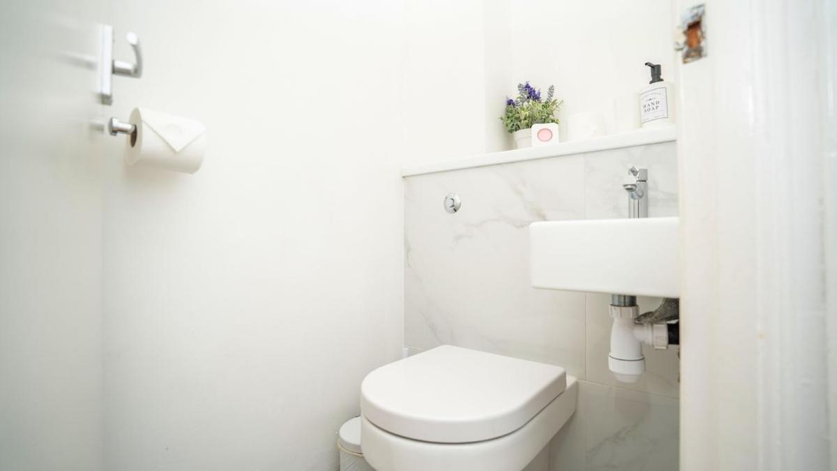 Golden Maisonette Next To Camden Town With Private Parking Apartamento Londres
