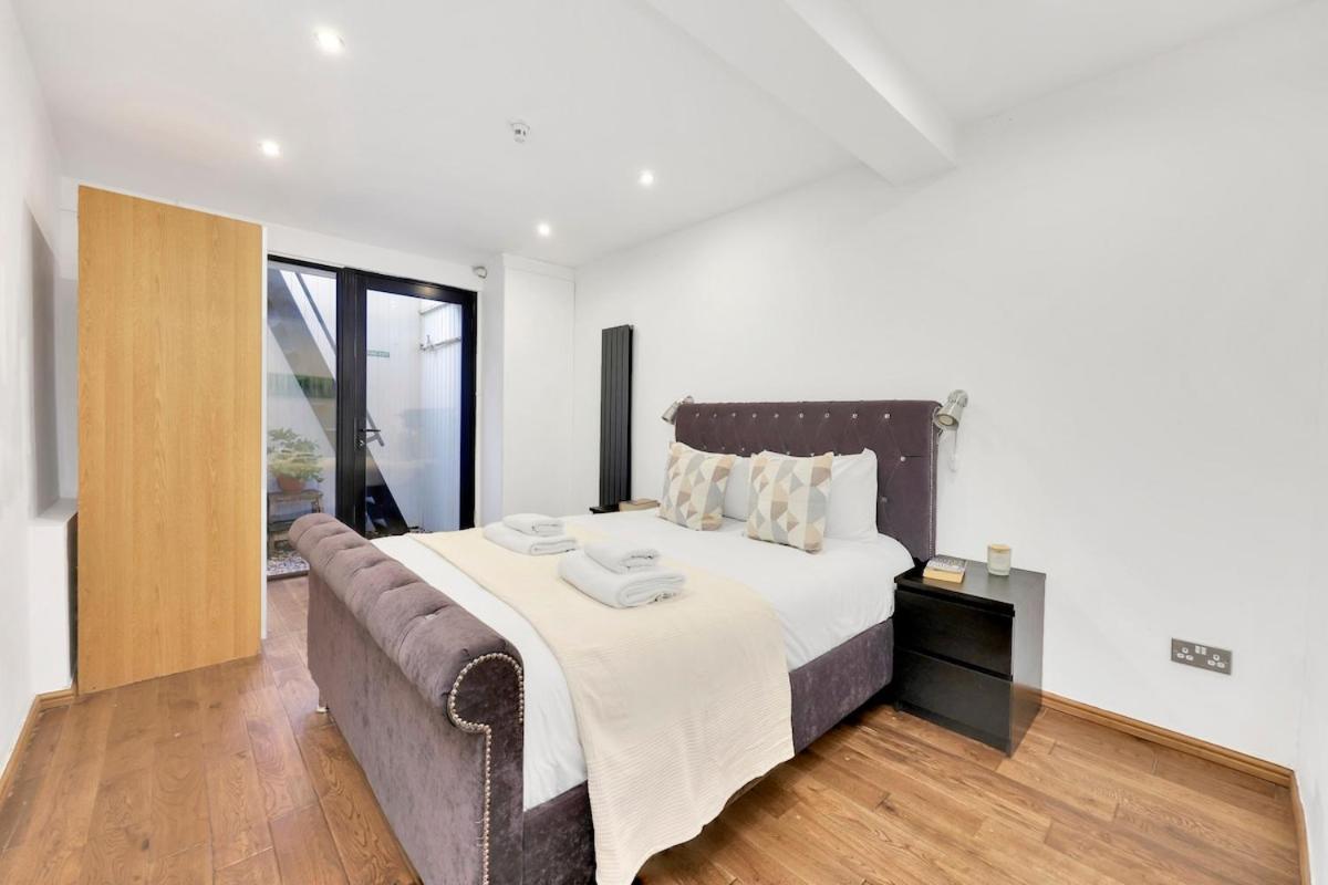 Large 2 Bedroom Warehouse Short Term & Flexible Renting Hoxton With Free Wi-fi Appartement