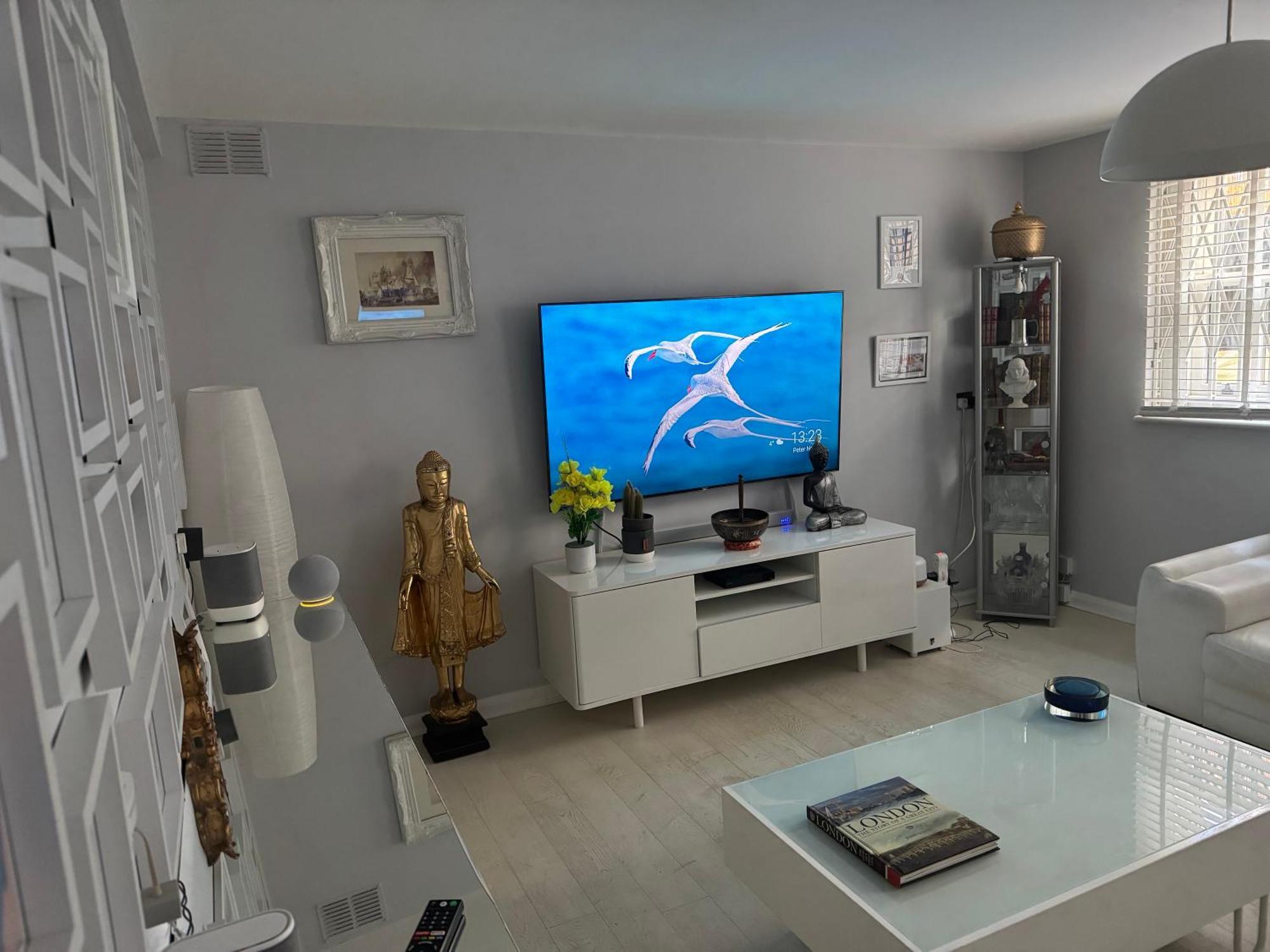 Stunning Ground Floor Garden - Entire Apartment, Centrally Located, With Free Off Road Parking By Flat & Wiffi, Beautifully Secluded, 3 Mins From Amenities *
