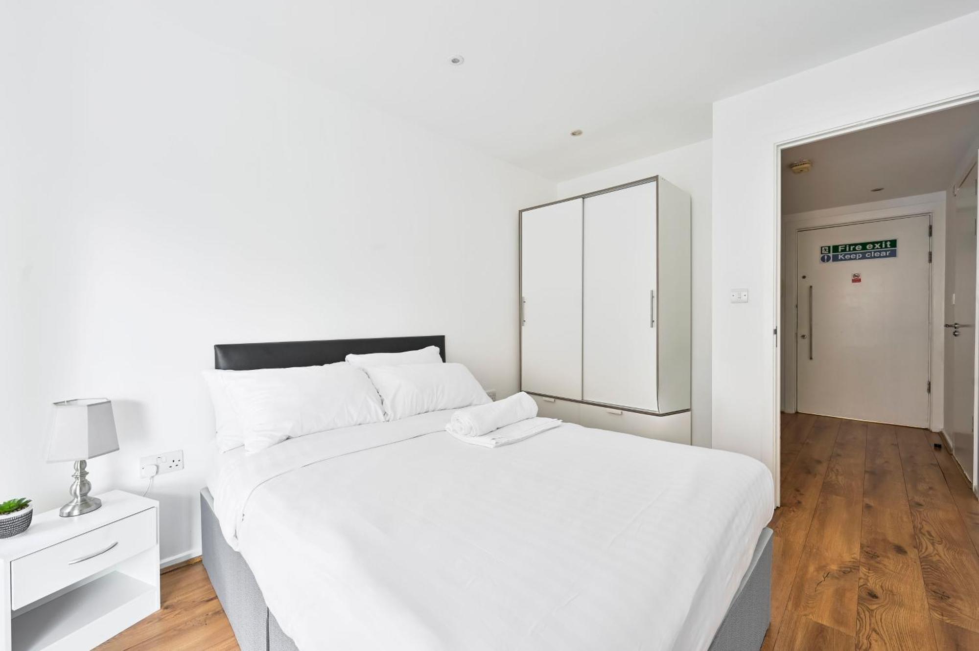 Lovely 2-bed, Sleeps 6, Near Stratford Station & Abba Voyage,