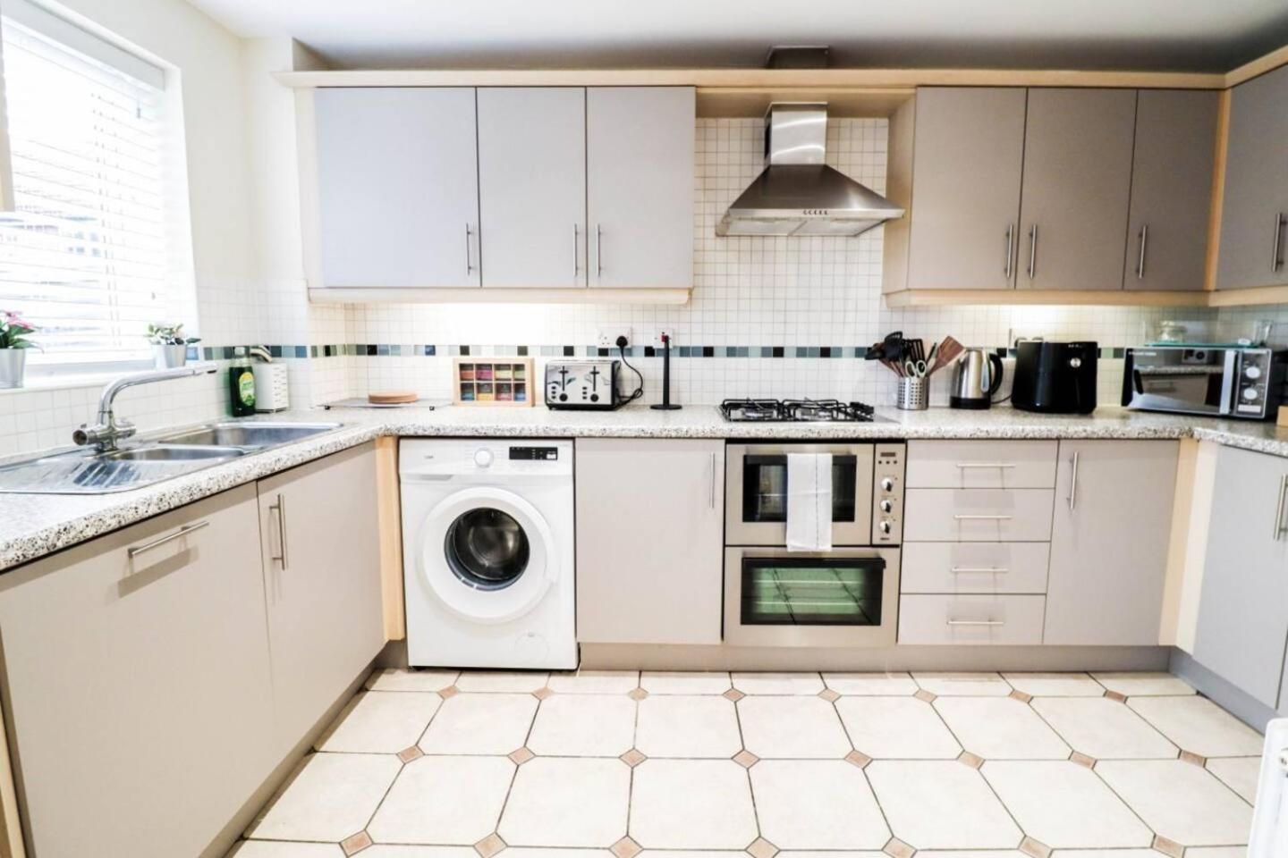 3br House With Parking Near Iron Pier Thames River Hébergement de vacances Londres