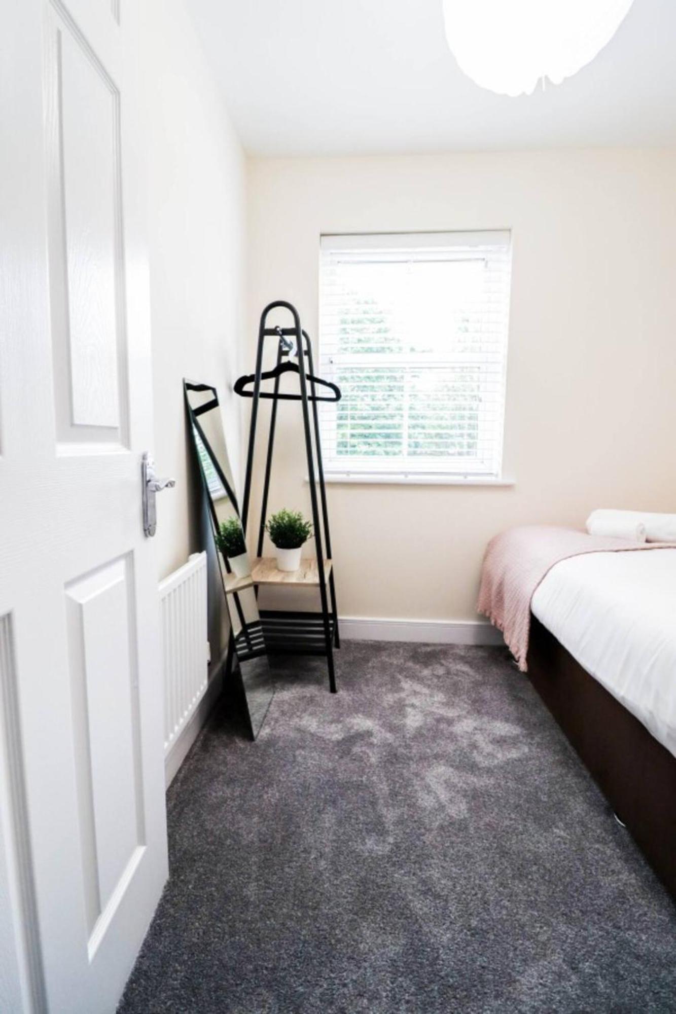 3br House With Parking Near Iron Pier Thames River Hébergement de vacances Londres