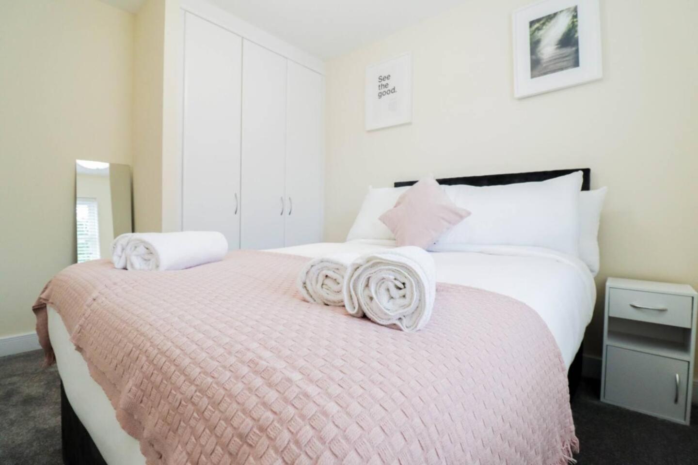 Hébergement de vacances 3br House With Parking Near Iron Pier Thames River Londres