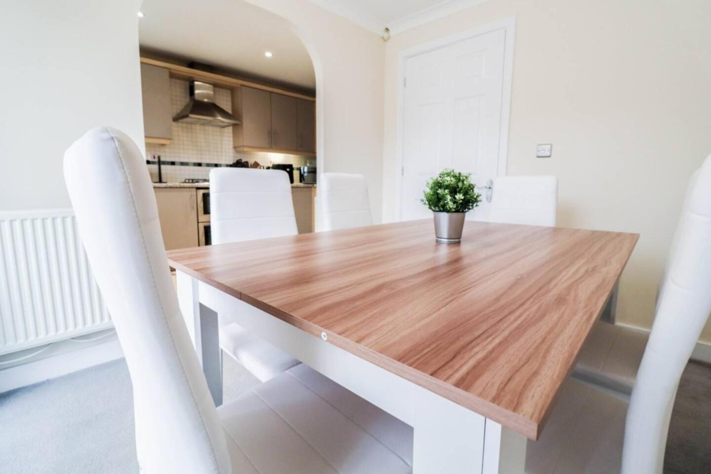 Hébergement de vacances 3br House With Parking Near Iron Pier Thames River Londres