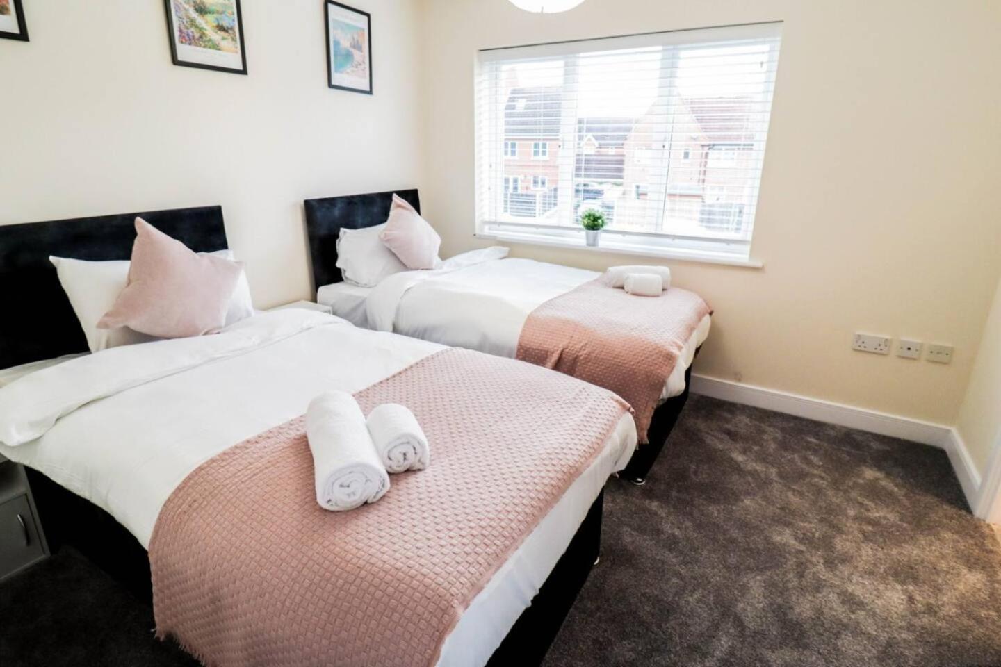 3br House With Parking Near Iron Pier Thames River Hébergement de vacances