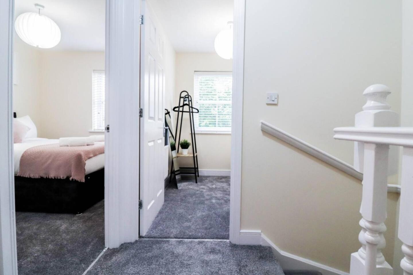 3br House With Parking Near Iron Pier Thames River Londres