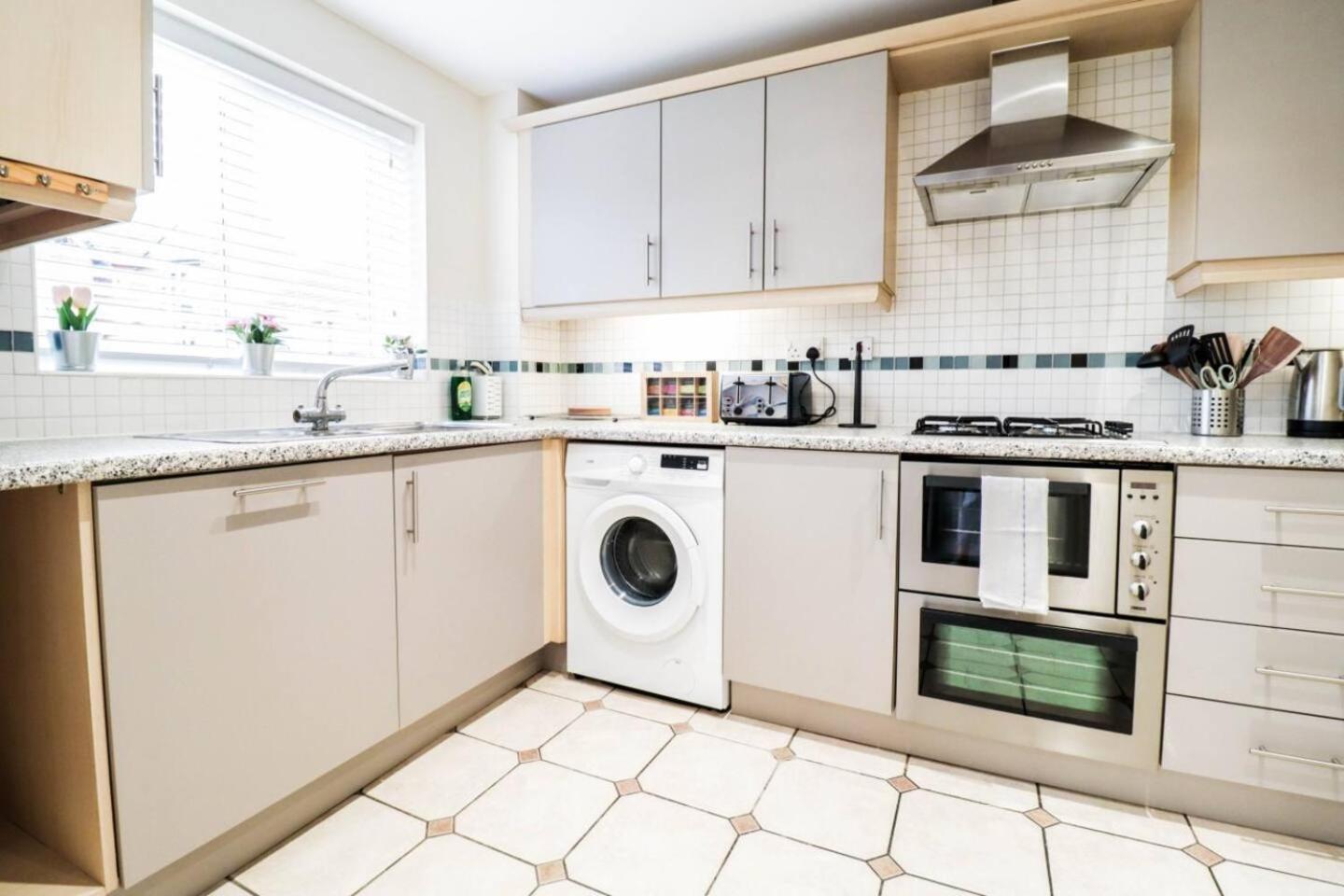 Hébergement de vacances 3br House With Parking Near Iron Pier Thames River