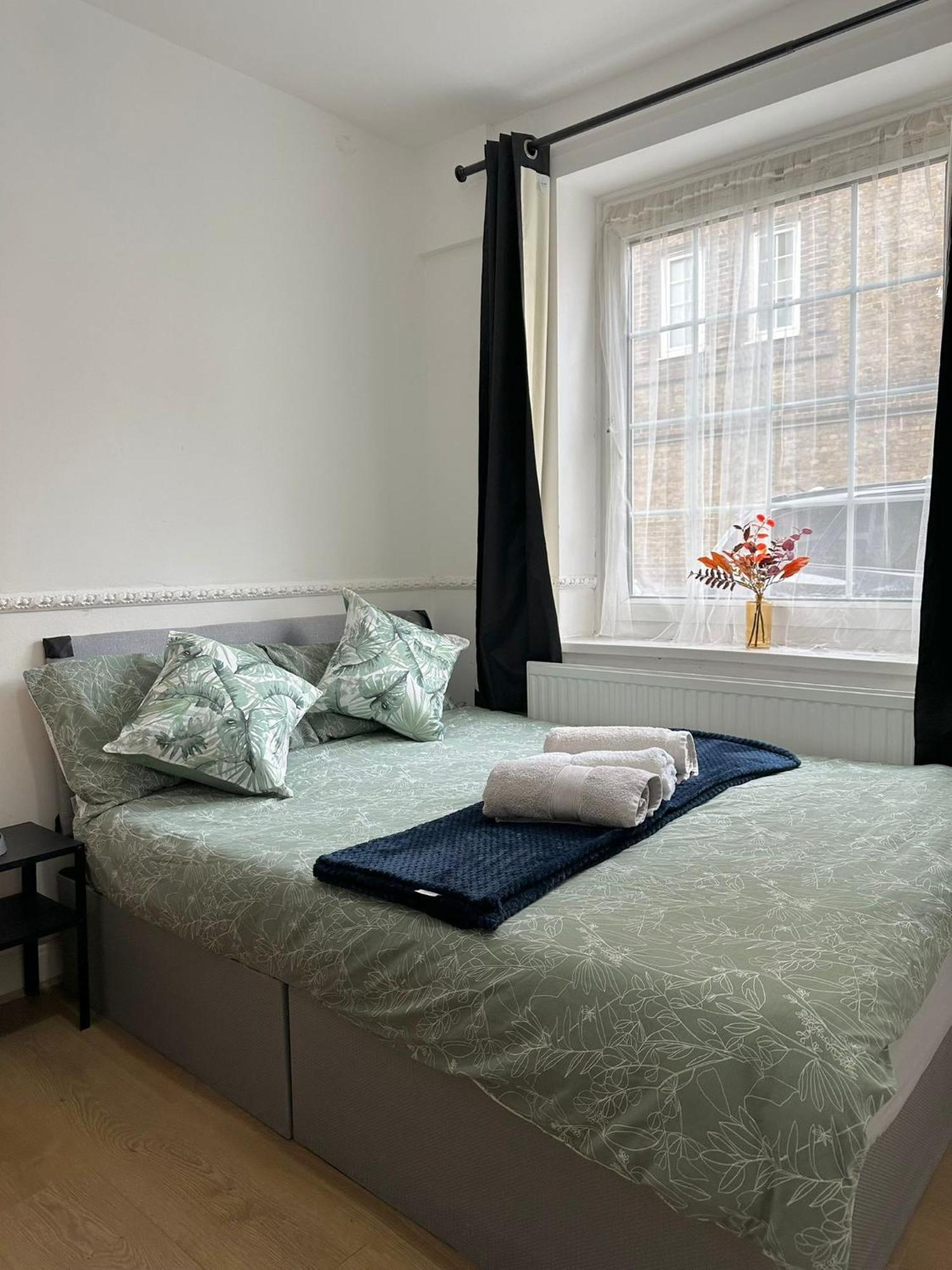 Lovely Spacious 2 Bedroom Flat In Bethnal Green, 3mins Away From Station * Londres