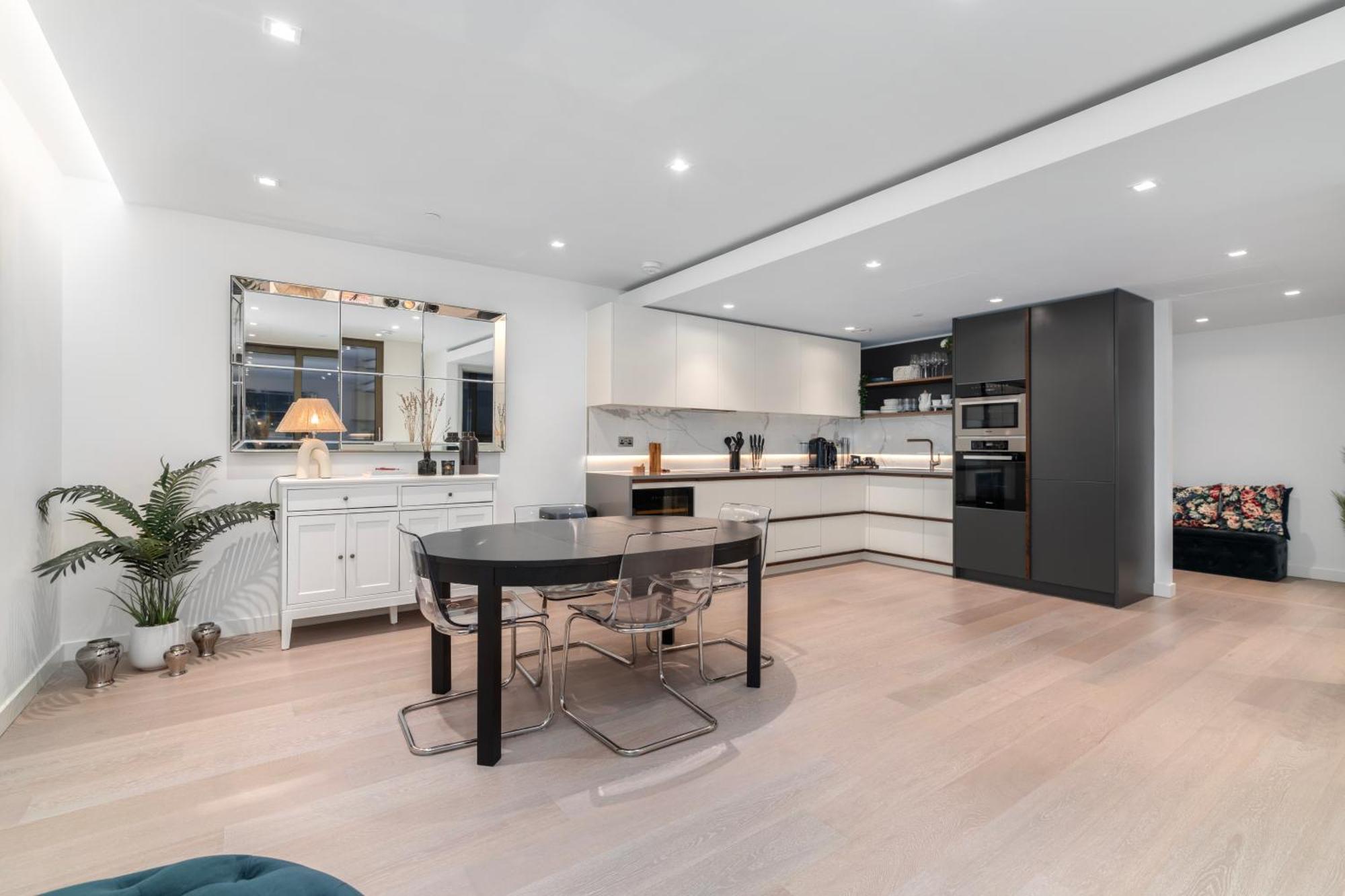 Luxury 2-bed Next To Hyde Park Appartement