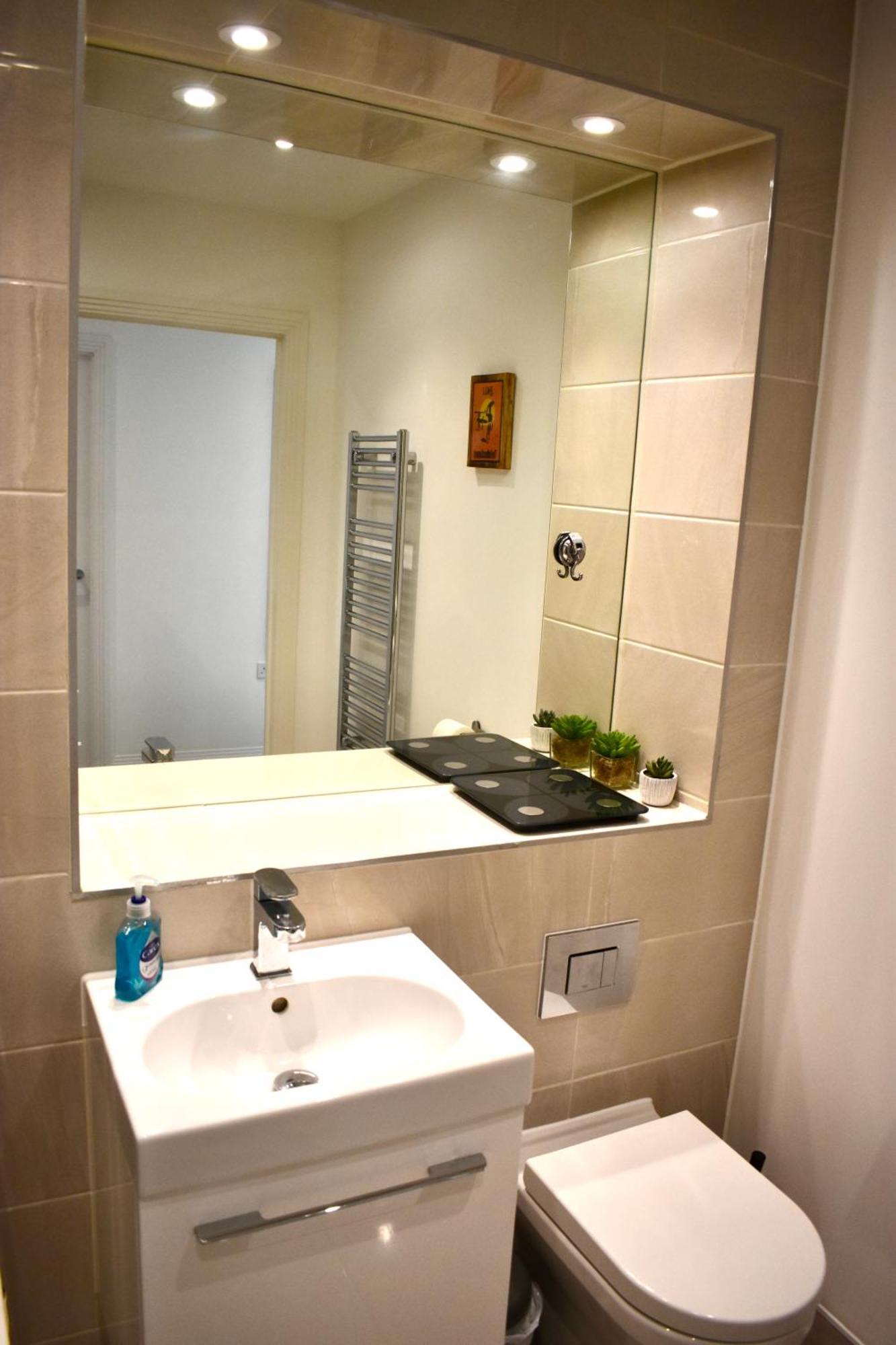 Balcony High End 2-bed Flat In Camberwell For 6 Londres