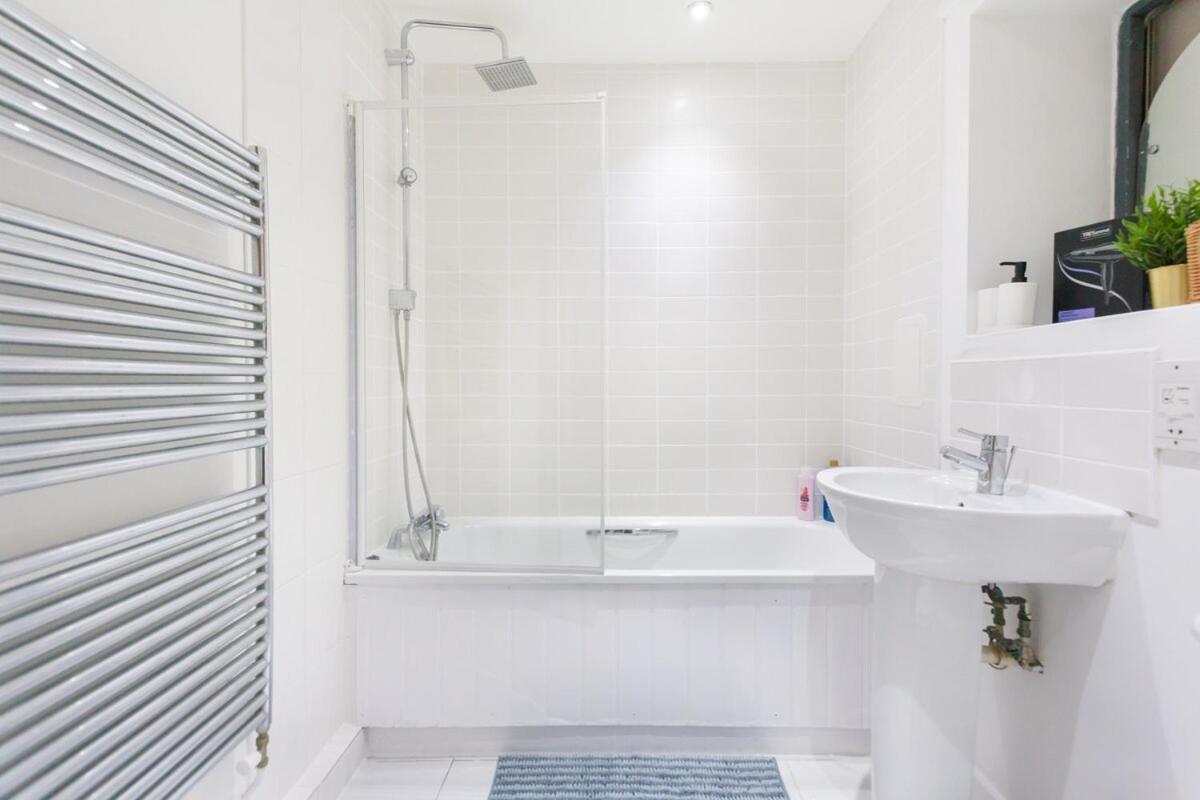 Cozy 2 Bedroom Near Tower Bridge * Londres