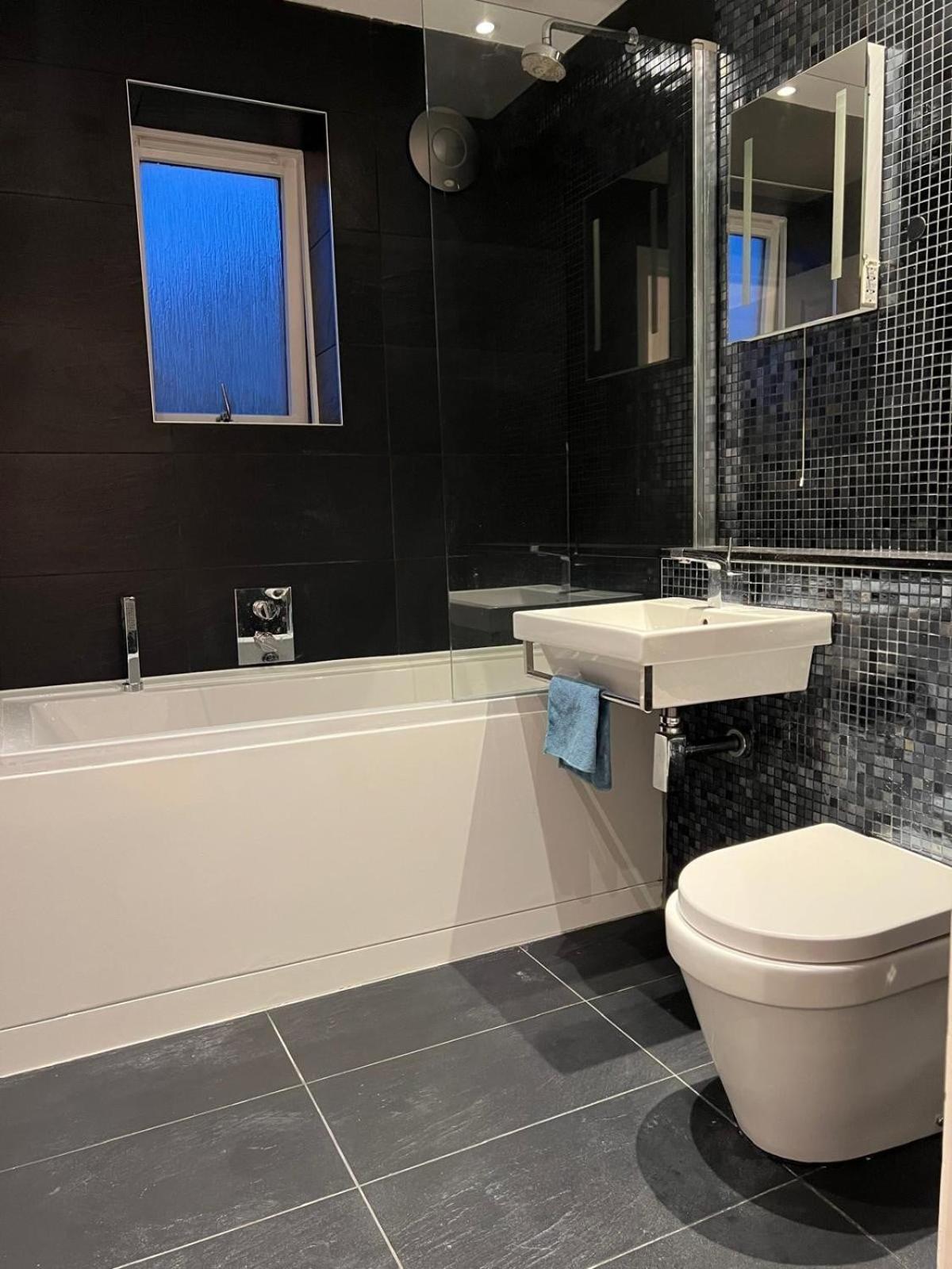 Appartement Luxurious 2 Bedroom Flat Britannia Village *