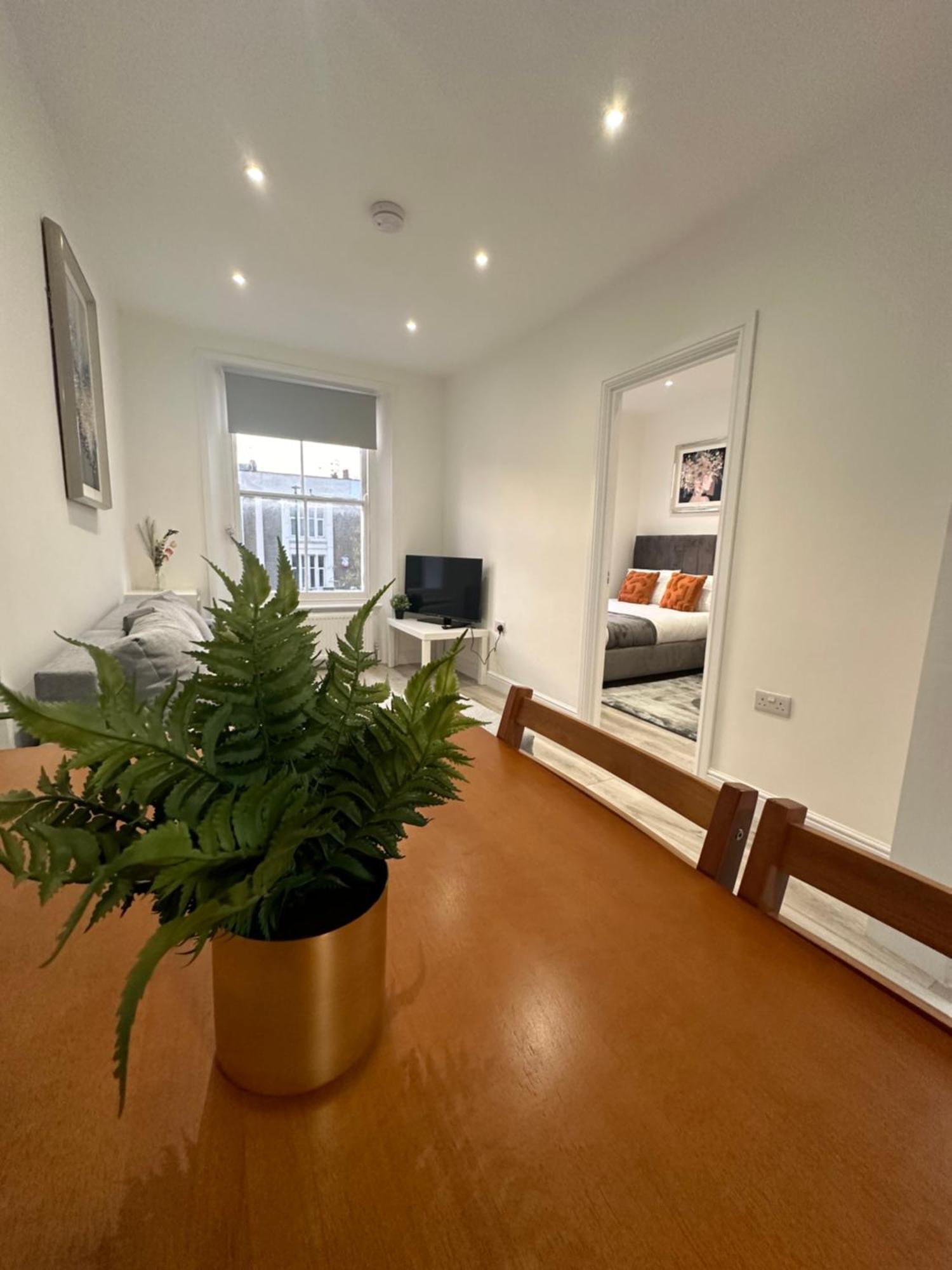 Stunning Newly Refurbished 1 Bed In Kings Cross, St Pancras!320 Appartement Londen