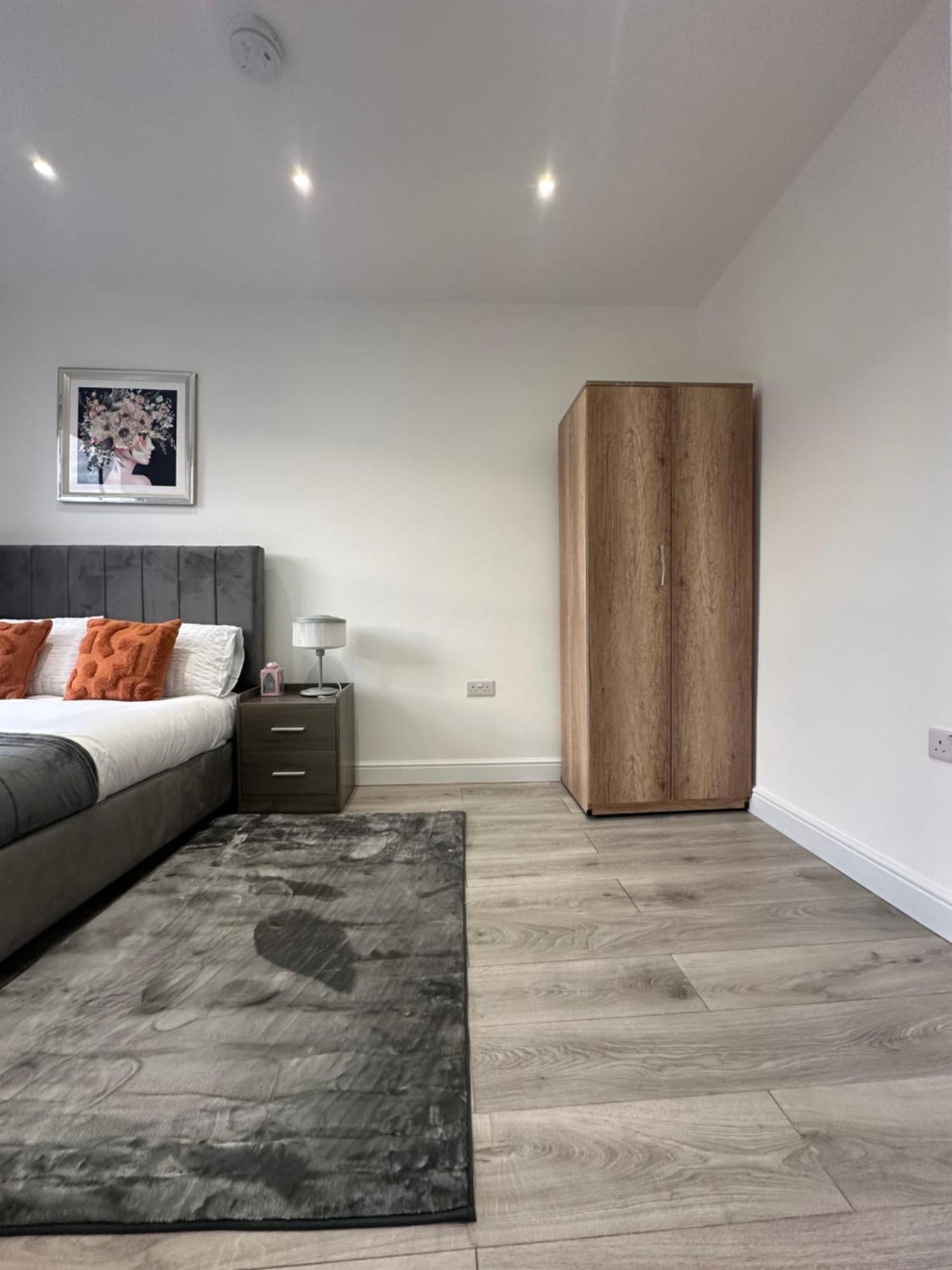 Stunning Newly Refurbished 1 Bed In Kings Cross, St Pancras!320 Appartement Londen