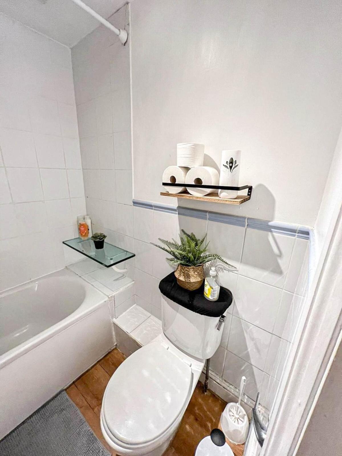 Cosy 1 Bedroom In Kensington, Shepherds Bush Appartement Londen