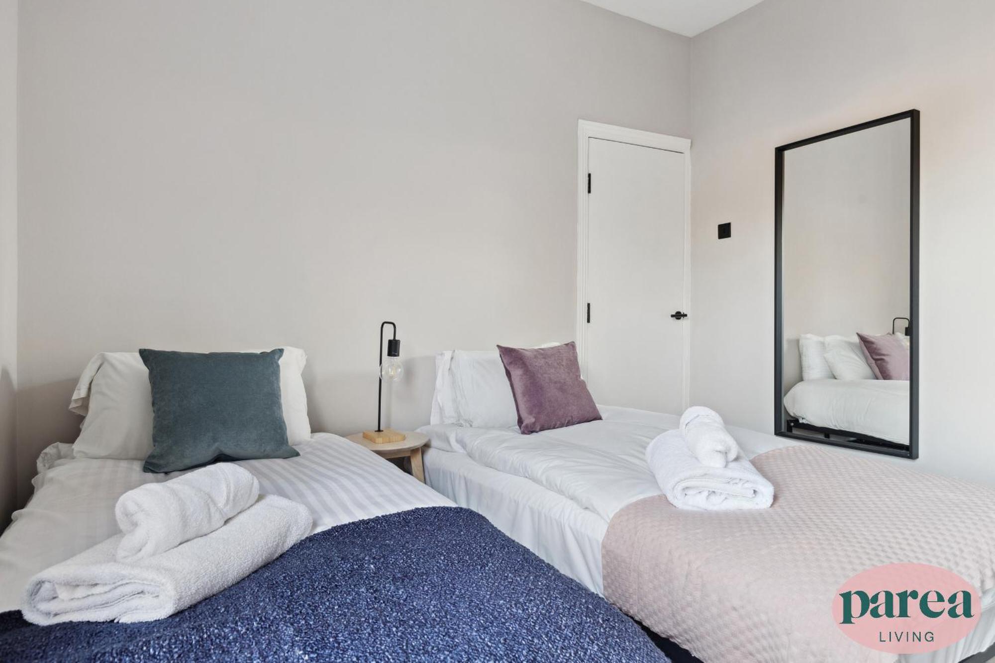 Parea Living - Charming Leyton Cozy East Retreat
