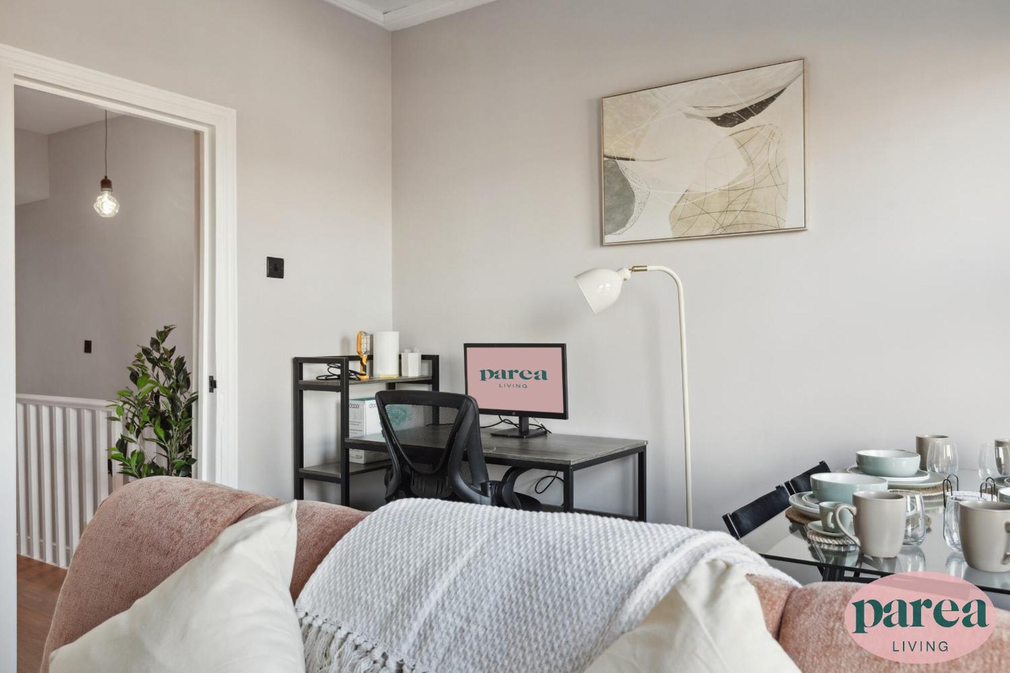 Parea Living - Charming Leyton Cozy East Retreat