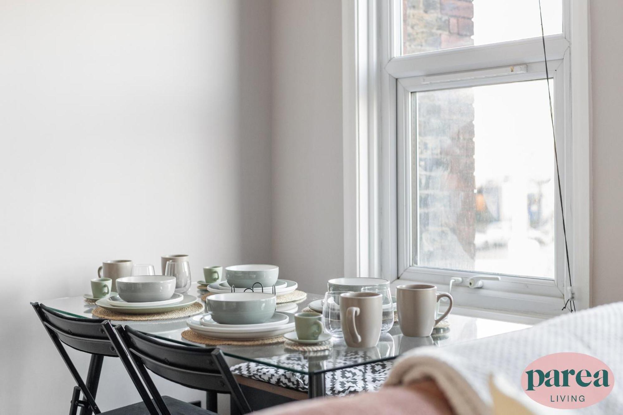 Parea Living - Charming Leyton Cozy East Retreat *